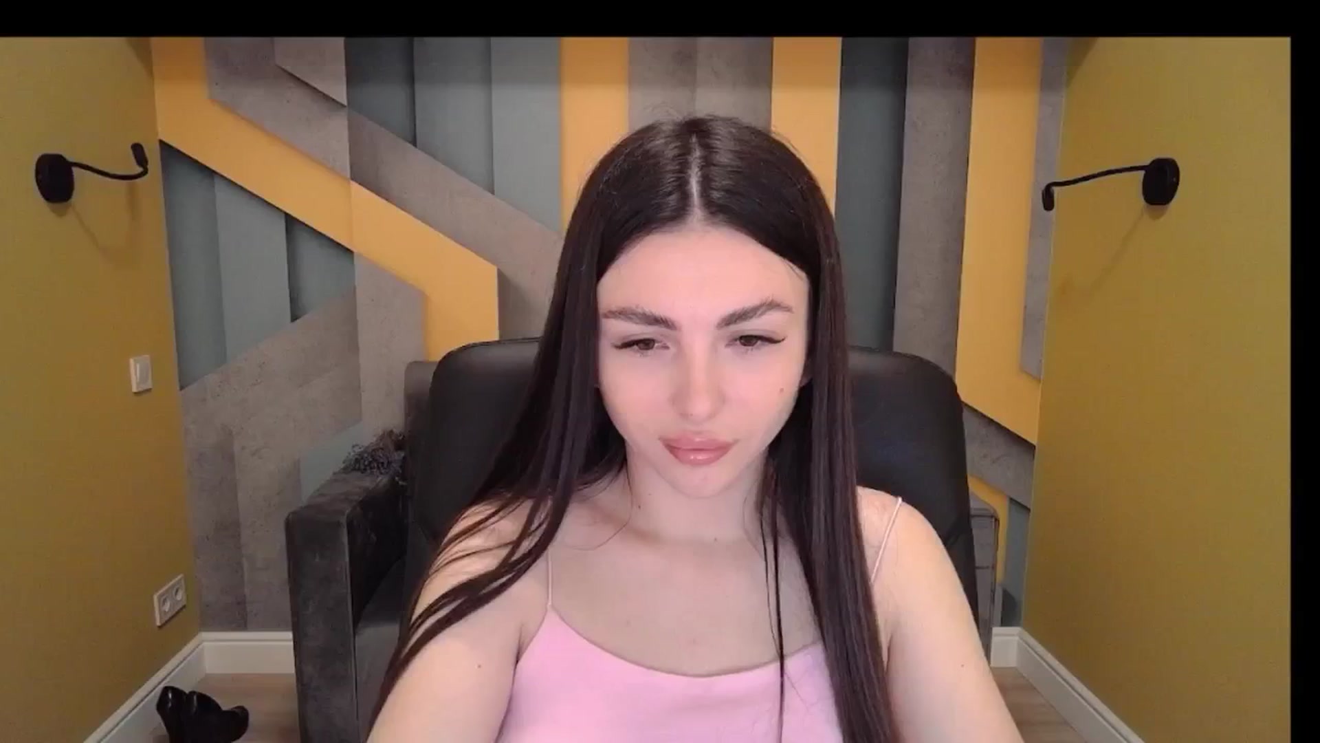 Gallery image thumbnail from Kamila_Rouds's myfreecams stream on, 06/15/2024, 09:01 image 16 of 20