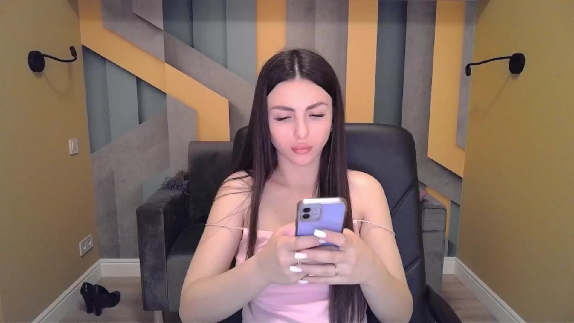 Gallery image thumbnail from Kamila_Rouds's myfreecams stream on, 06/15/2024, 09:49 image 9 of 20