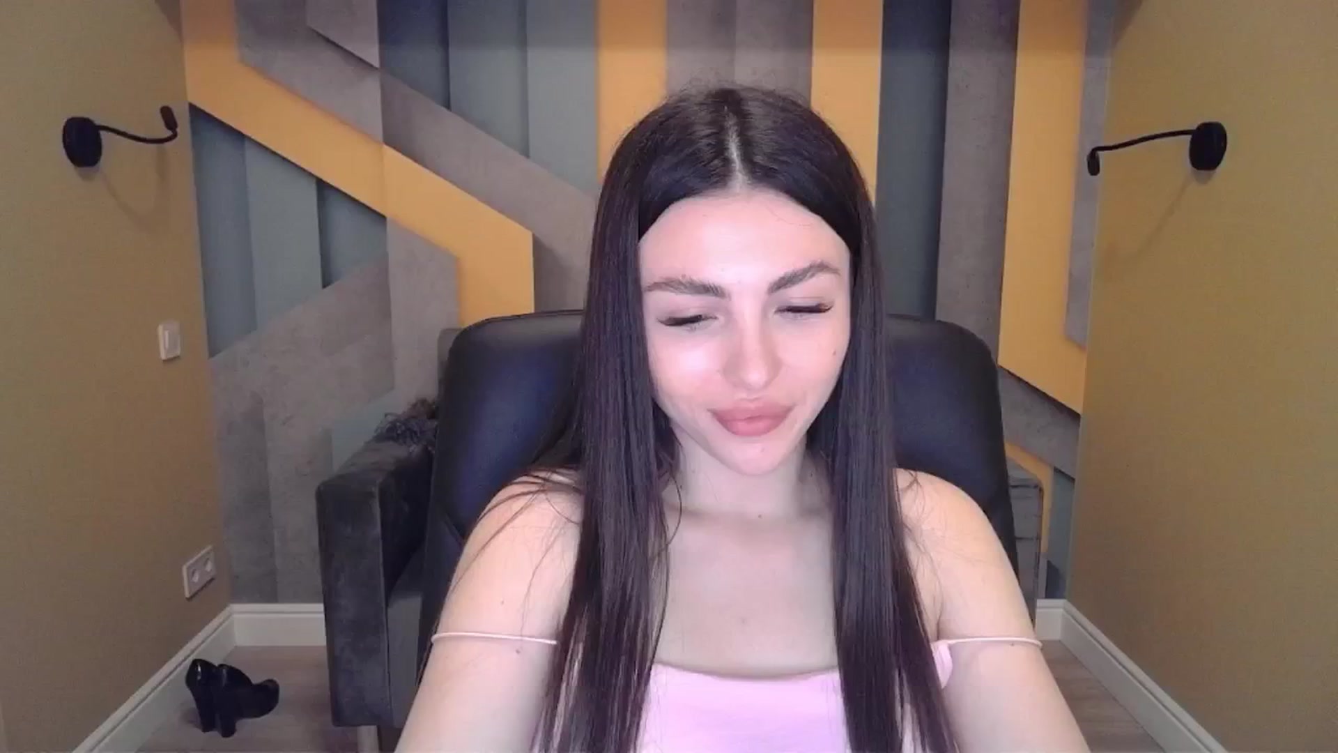 Gallery image thumbnail from Kamila_Rouds's myfreecams stream on, 06/15/2024, 09:49 image 19 of 20