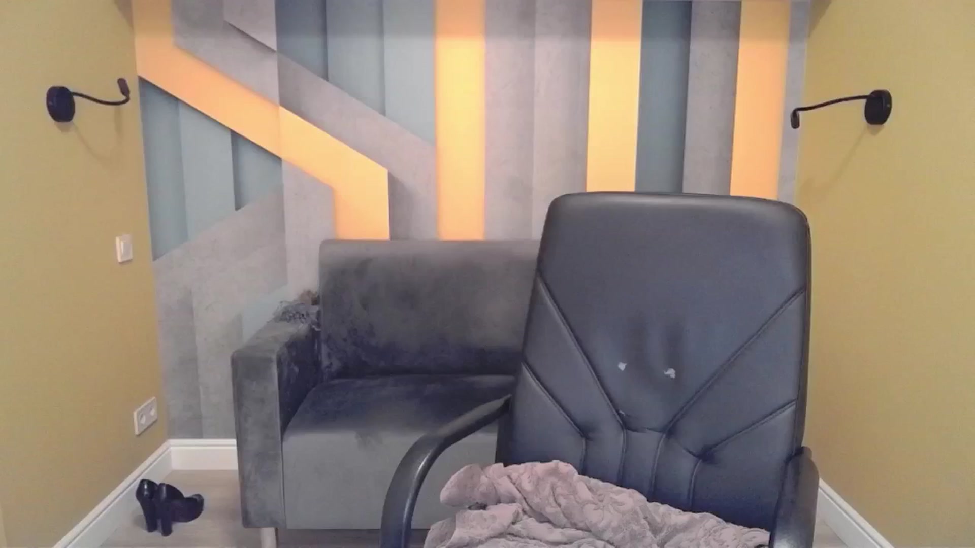 Gallery image thumbnail from Kamila_Rouds's myfreecams stream on, 06/15/2024, 09:49 image 2 of 20