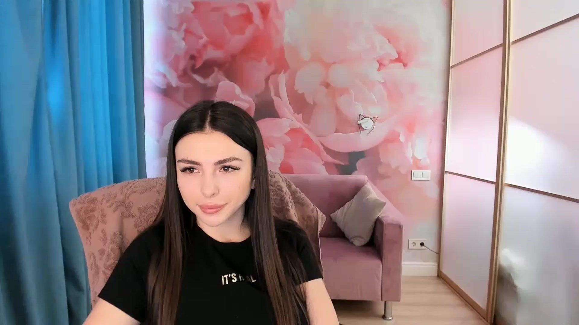 Gallery image thumbnail from Kamila_Rouds's myfreecams stream on, 06/26/2024, 06:04 image 20 of 20