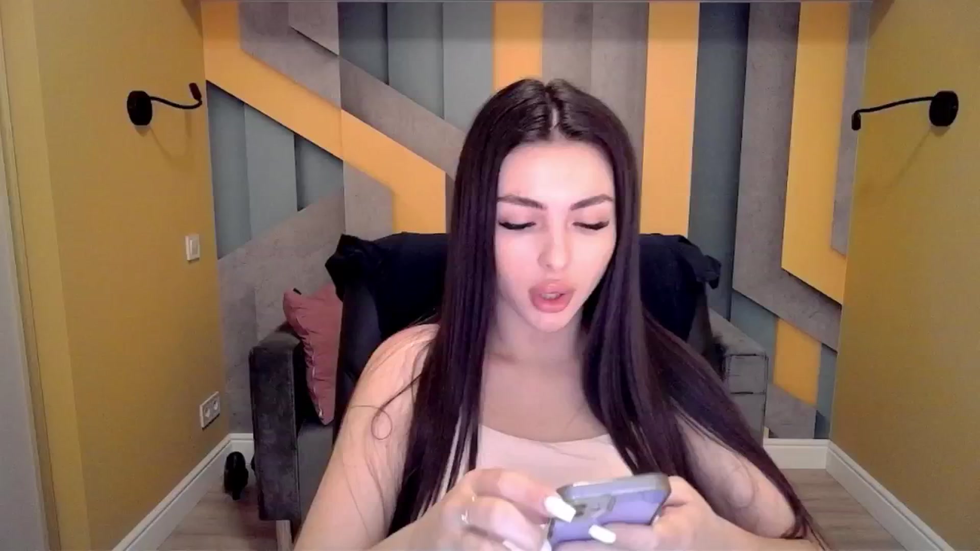 Gallery image thumbnail from Kamila_Rouds's myfreecams stream on, 06/29/2024, 05:46 image 14 of 20