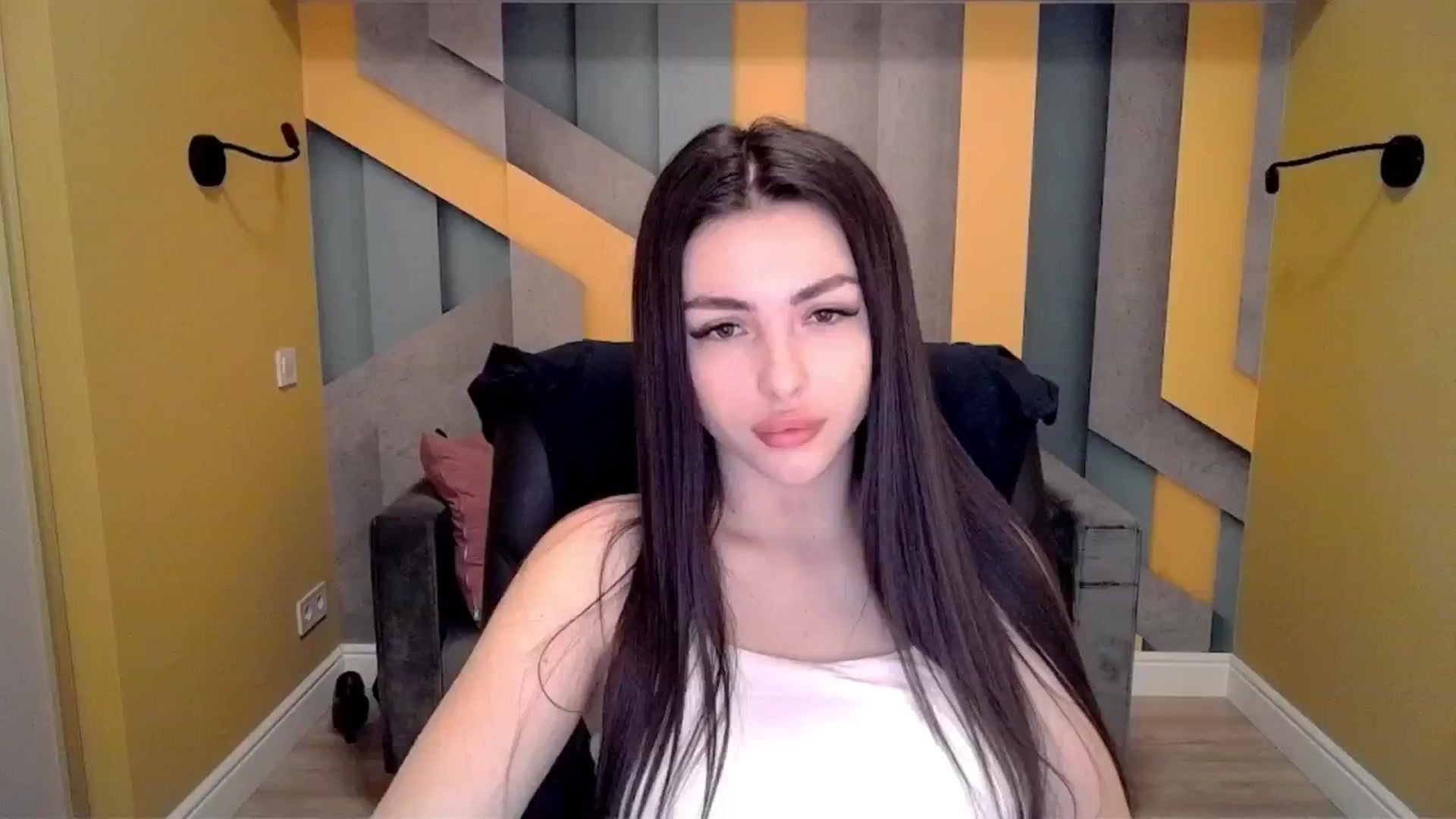 Gallery image thumbnail from Kamila_Rouds's myfreecams stream on, 06/29/2024, 05:46 image 16 of 20