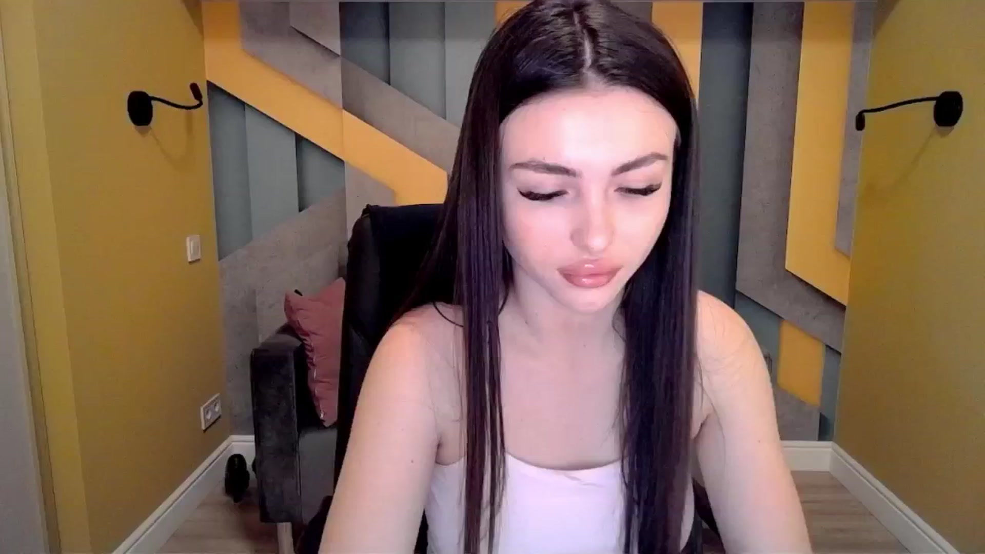 Gallery image thumbnail from Kamila_Rouds's myfreecams stream on, 06/29/2024, 07:20 image 4 of 20