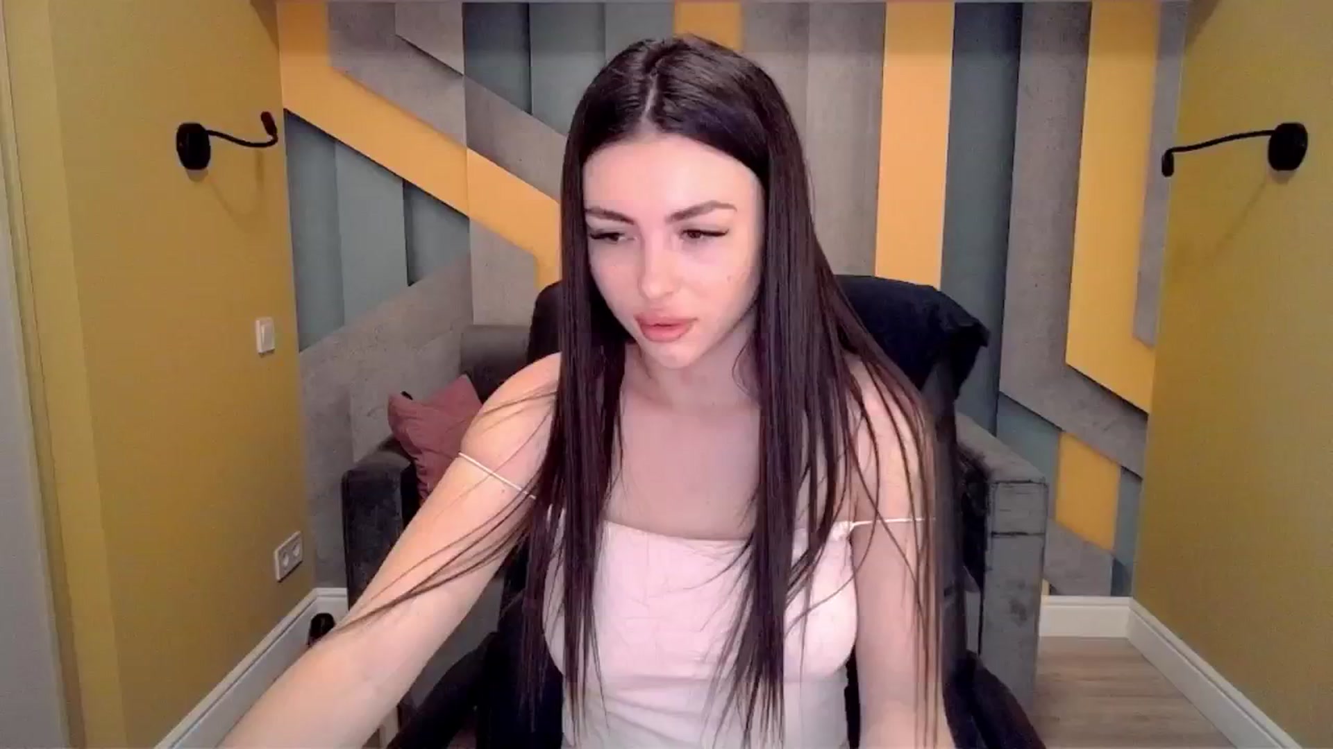 Gallery image thumbnail from Kamila_Rouds's myfreecams stream on, 06/29/2024, 07:20 image 13 of 20