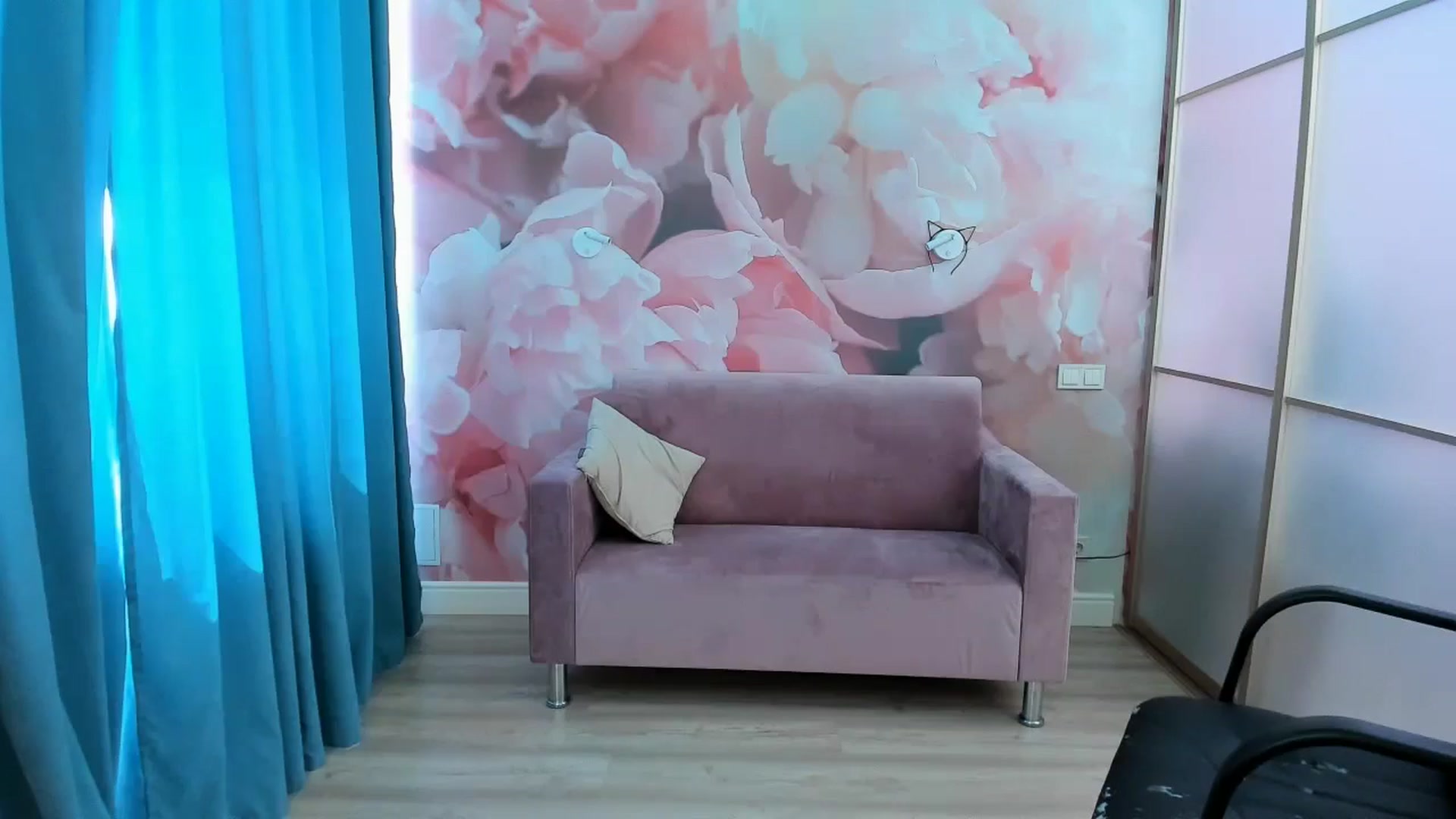 Gallery image thumbnail from Kamila_Rouds's myfreecams stream on, 07/15/2024, 08:53 image 19 of 20
