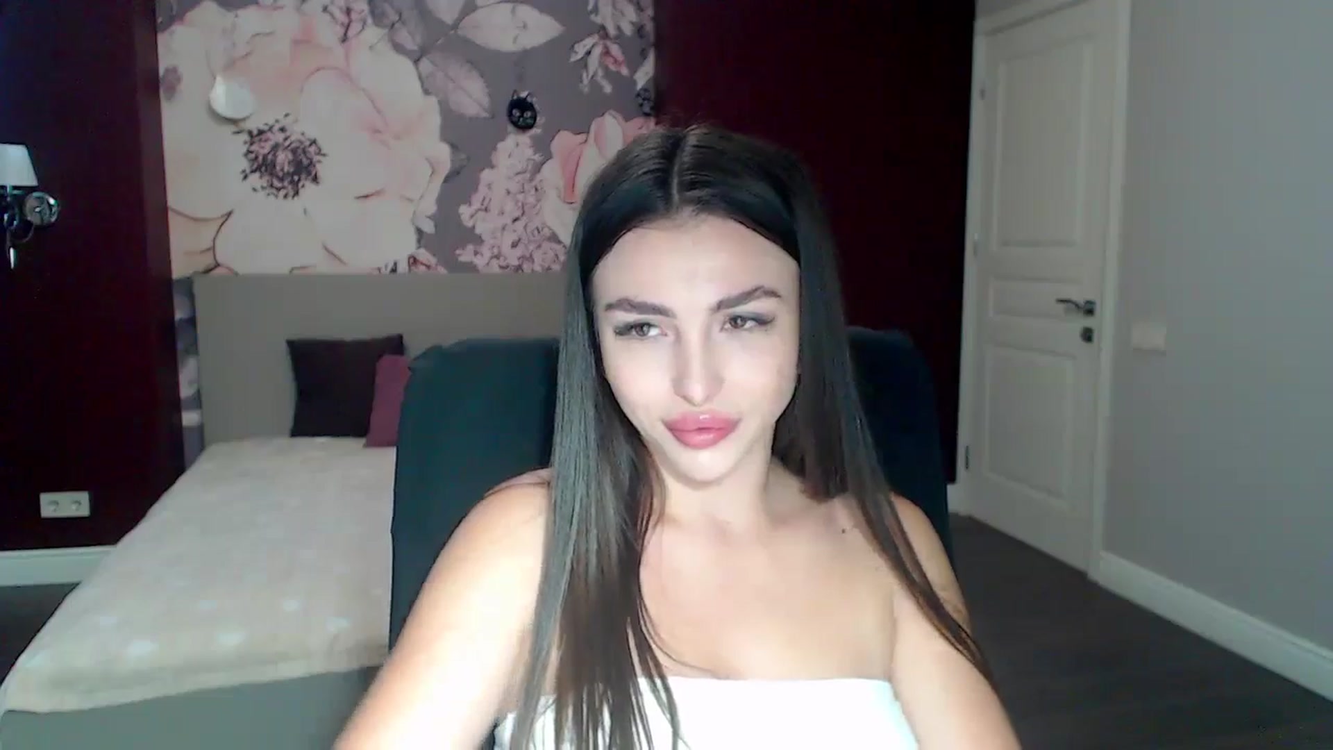 Gallery image thumbnail from Kamila_Rouds's myfreecams stream on, 07/27/2024, 06:29 image 19 of 20