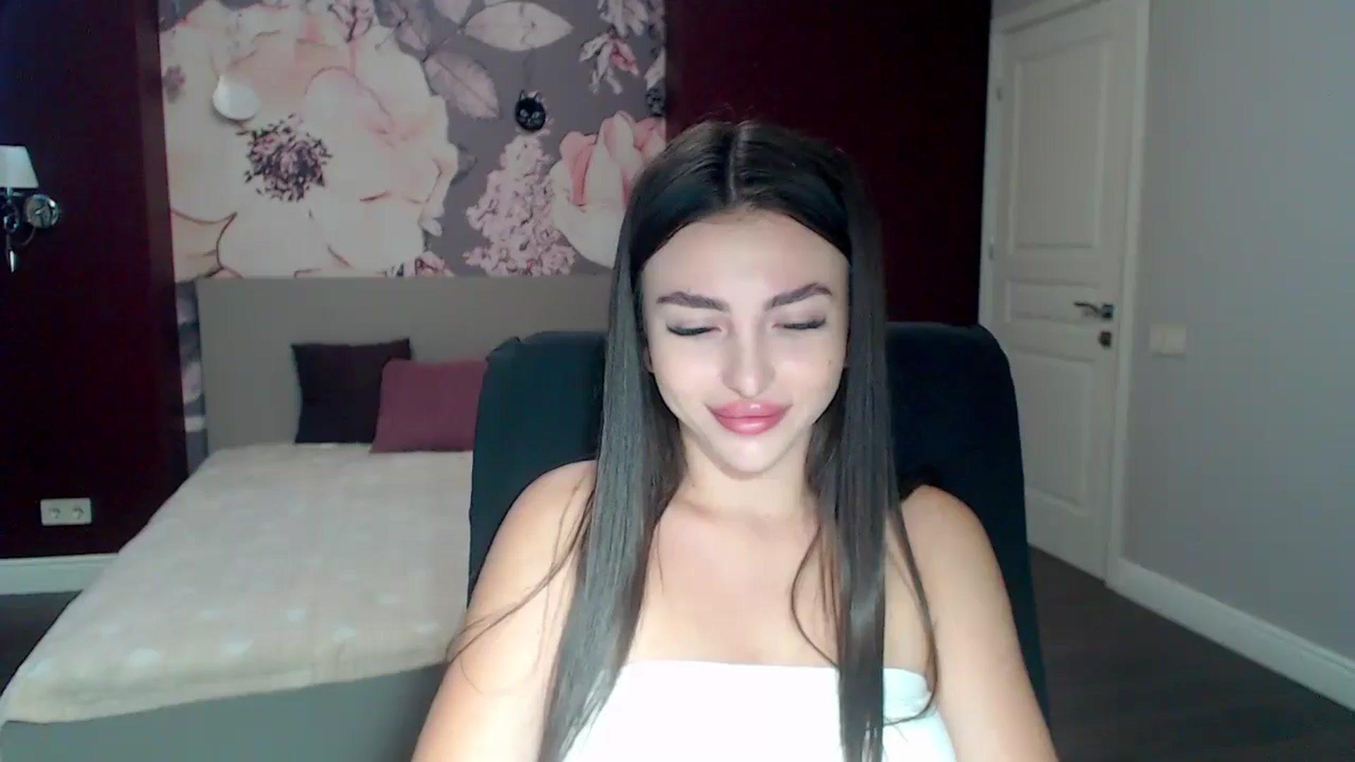 Gallery image thumbnail from Kamila_Rouds's myfreecams stream on, 07/27/2024, 06:29 image 20 of 20
