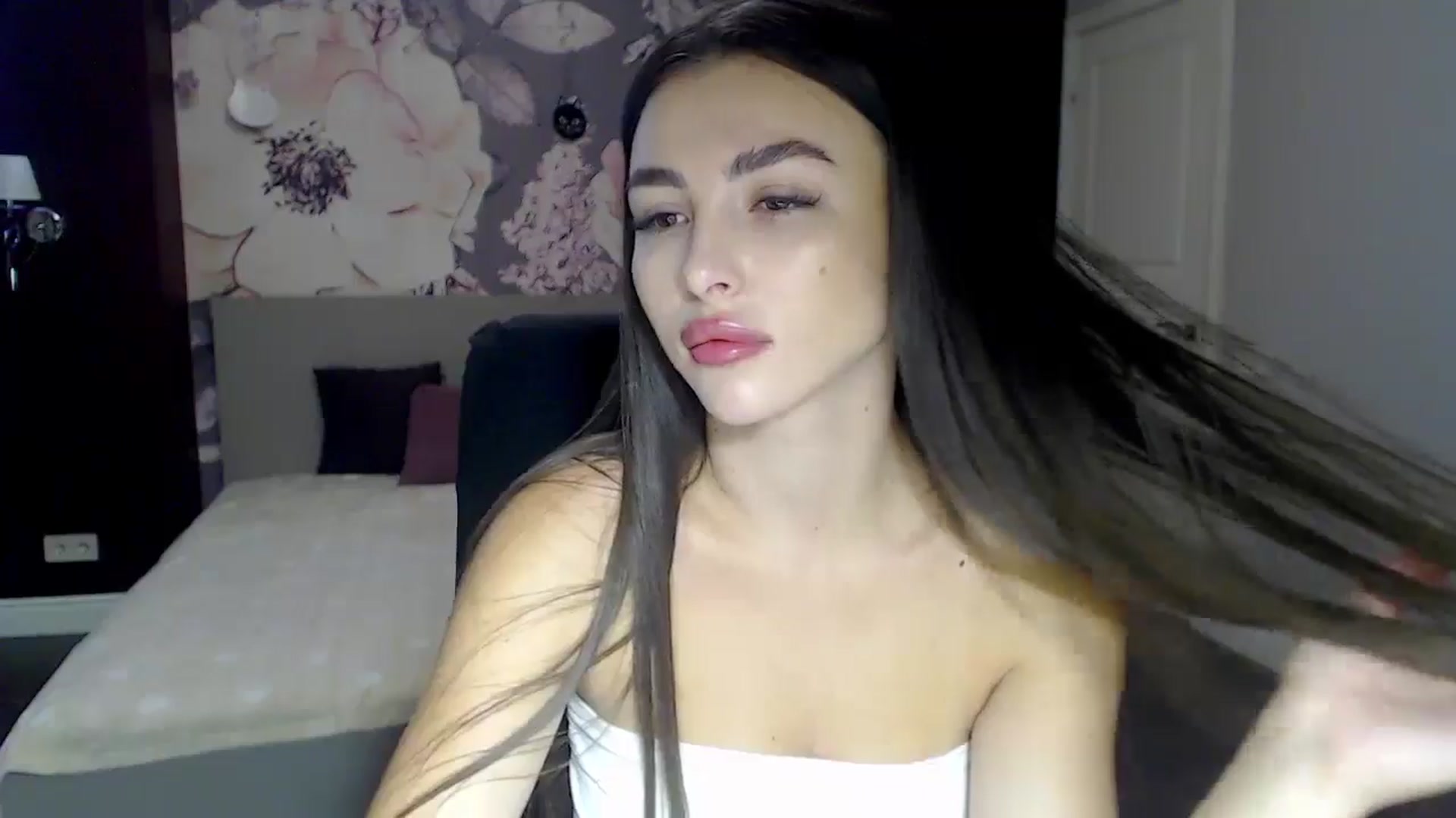 Gallery image thumbnail from Kamila_Rouds's myfreecams stream on, 07/27/2024, 06:29 image 10 of 20