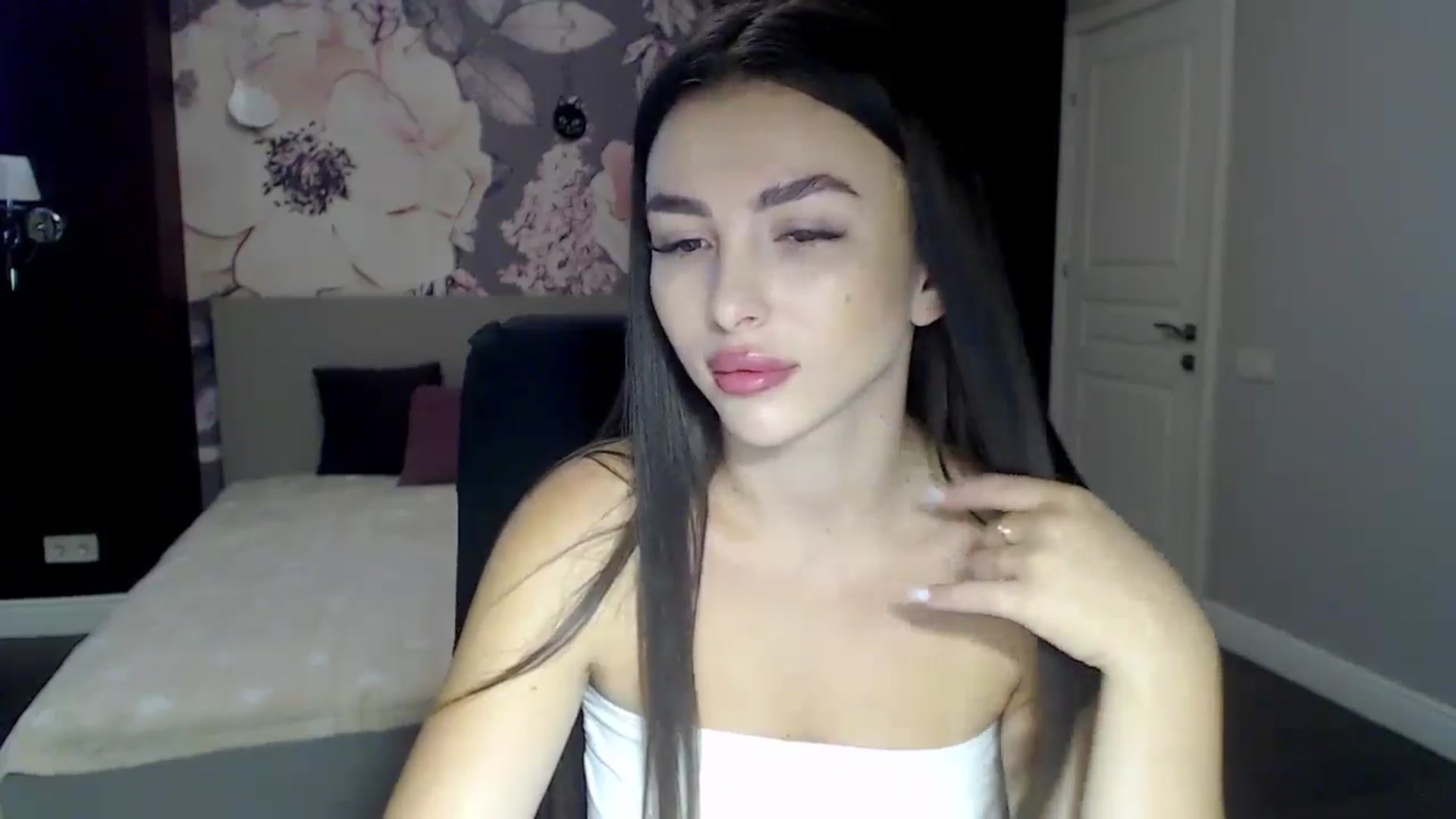 Gallery image thumbnail from Kamila_Rouds's myfreecams stream on, 07/27/2024, 06:29 image 11 of 20