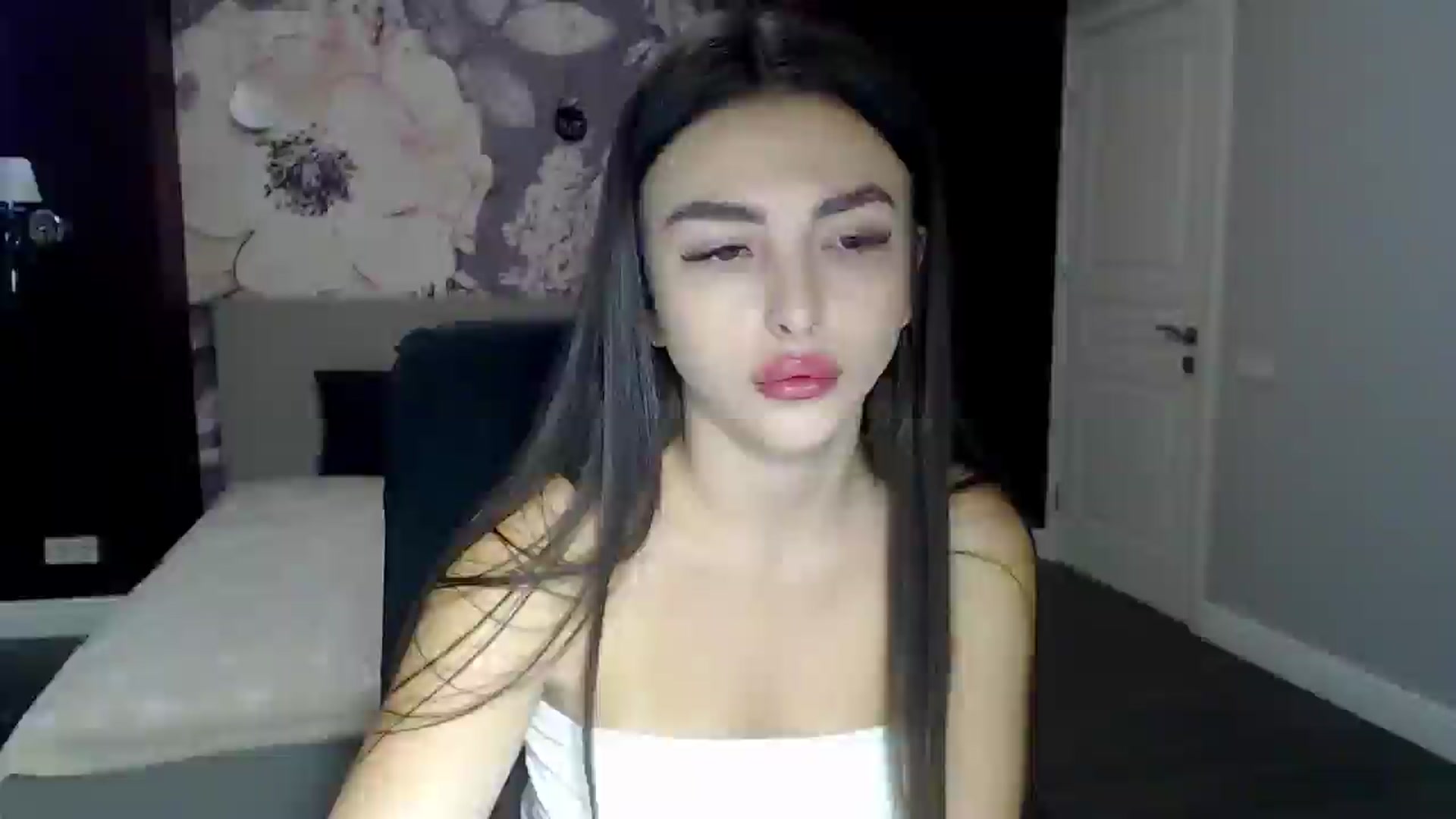 Gallery image thumbnail from Kamila_Rouds's myfreecams stream on, 07/27/2024, 07:57 image 3 of 20