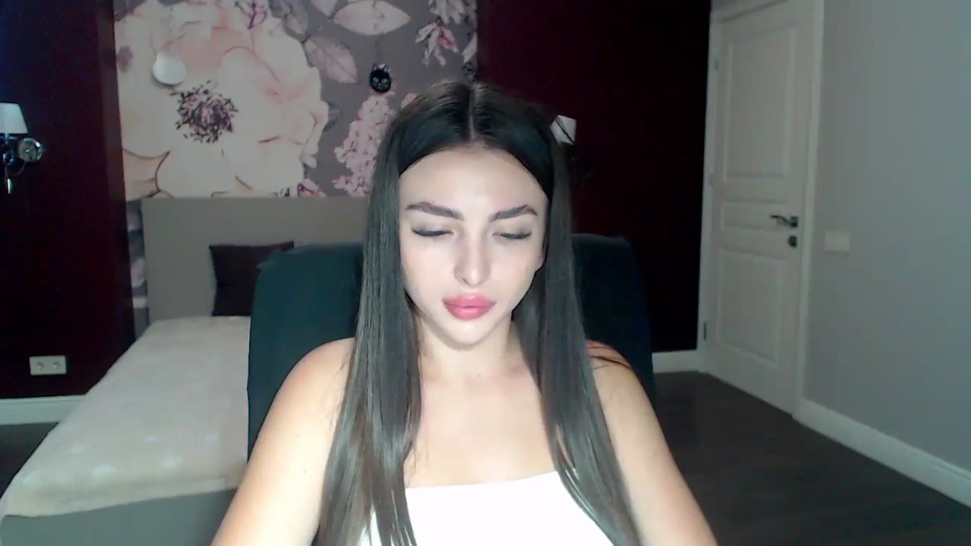 Gallery image thumbnail from Kamila_Rouds's myfreecams stream on, 07/27/2024, 07:57 image 11 of 20