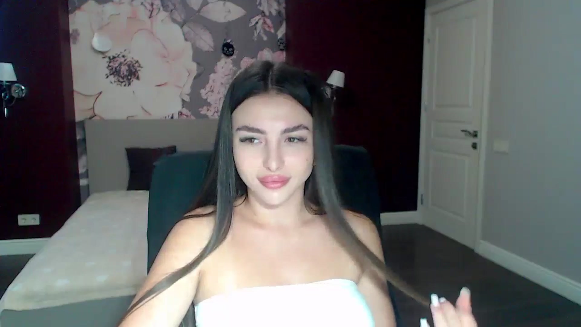 Gallery image thumbnail from Kamila_Rouds's myfreecams stream on, 07/27/2024, 07:57 image 14 of 20