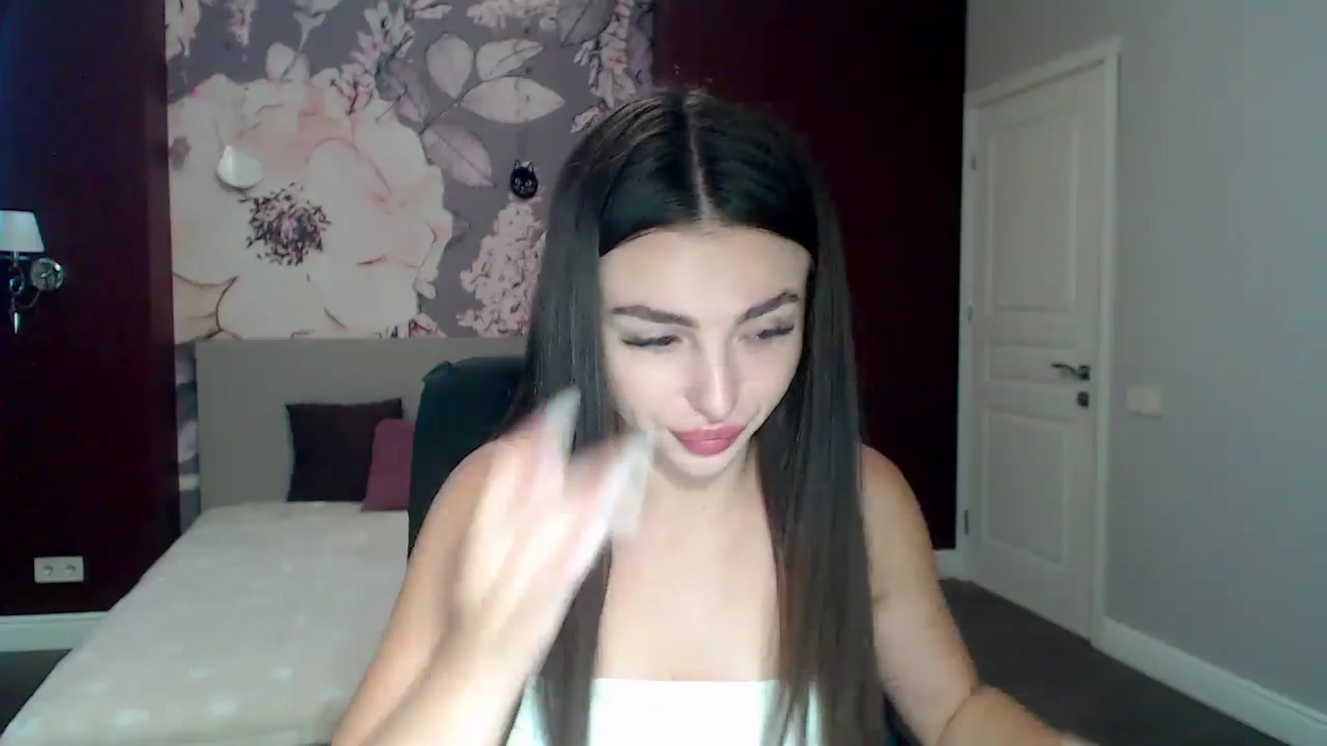Gallery image thumbnail from Kamila_Rouds's myfreecams stream on, 07/27/2024, 07:57 image 17 of 20