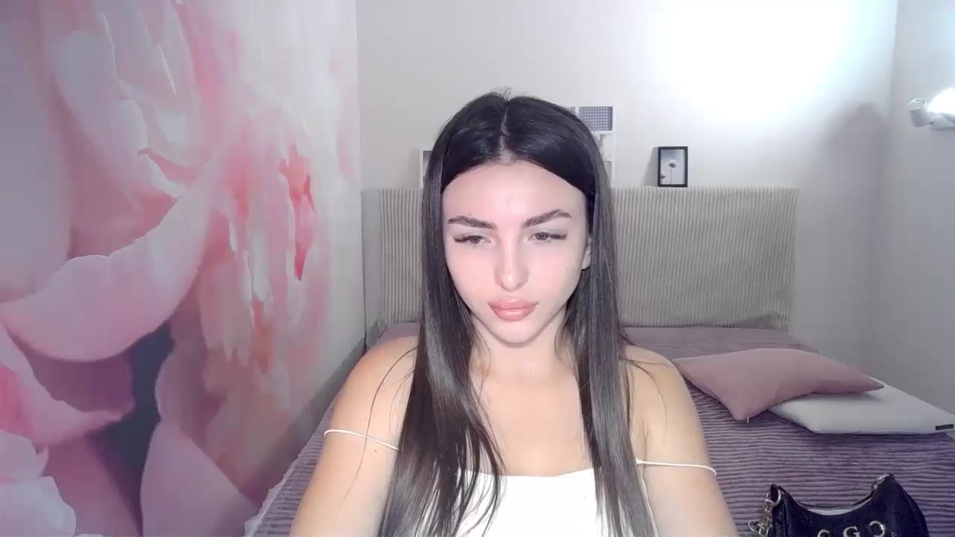 Gallery image thumbnail from Kamila_Rouds's myfreecams stream on, 07/29/2024, 07:36 image 15 of 20