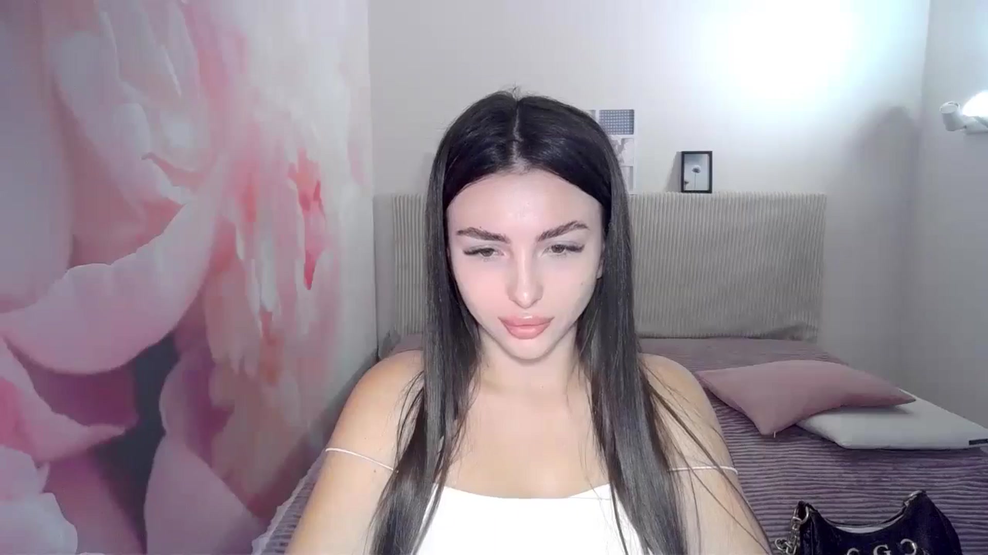 Gallery image thumbnail from Kamila_Rouds's myfreecams stream on, 07/29/2024, 07:36 image 11 of 20