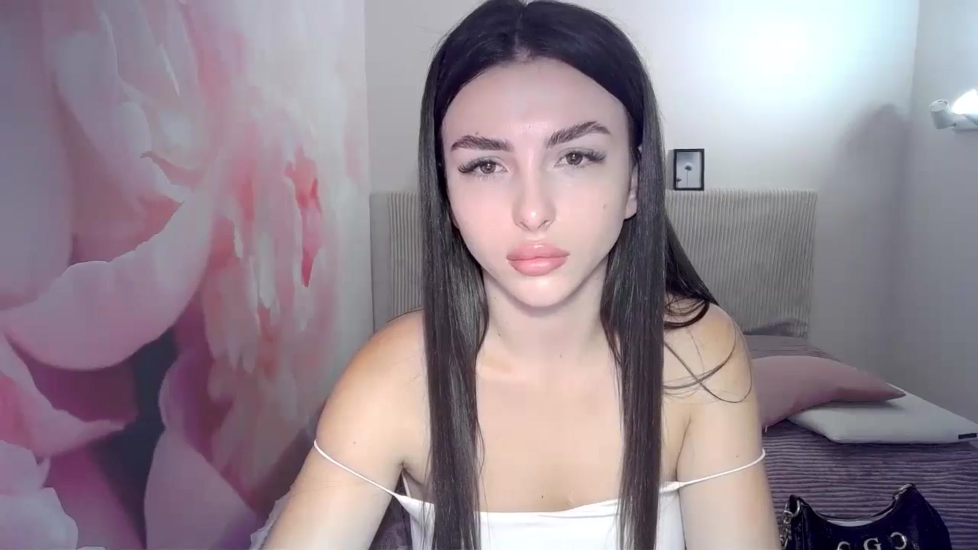 Gallery image thumbnail from Kamila_Rouds's myfreecams stream on, 07/29/2024, 07:36 image 9 of 20
