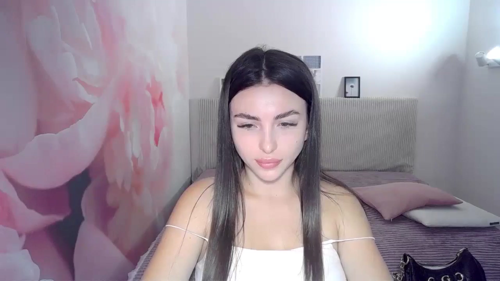 Gallery image thumbnail from Kamila_Rouds's myfreecams stream on, 07/29/2024, 07:36 image 14 of 20