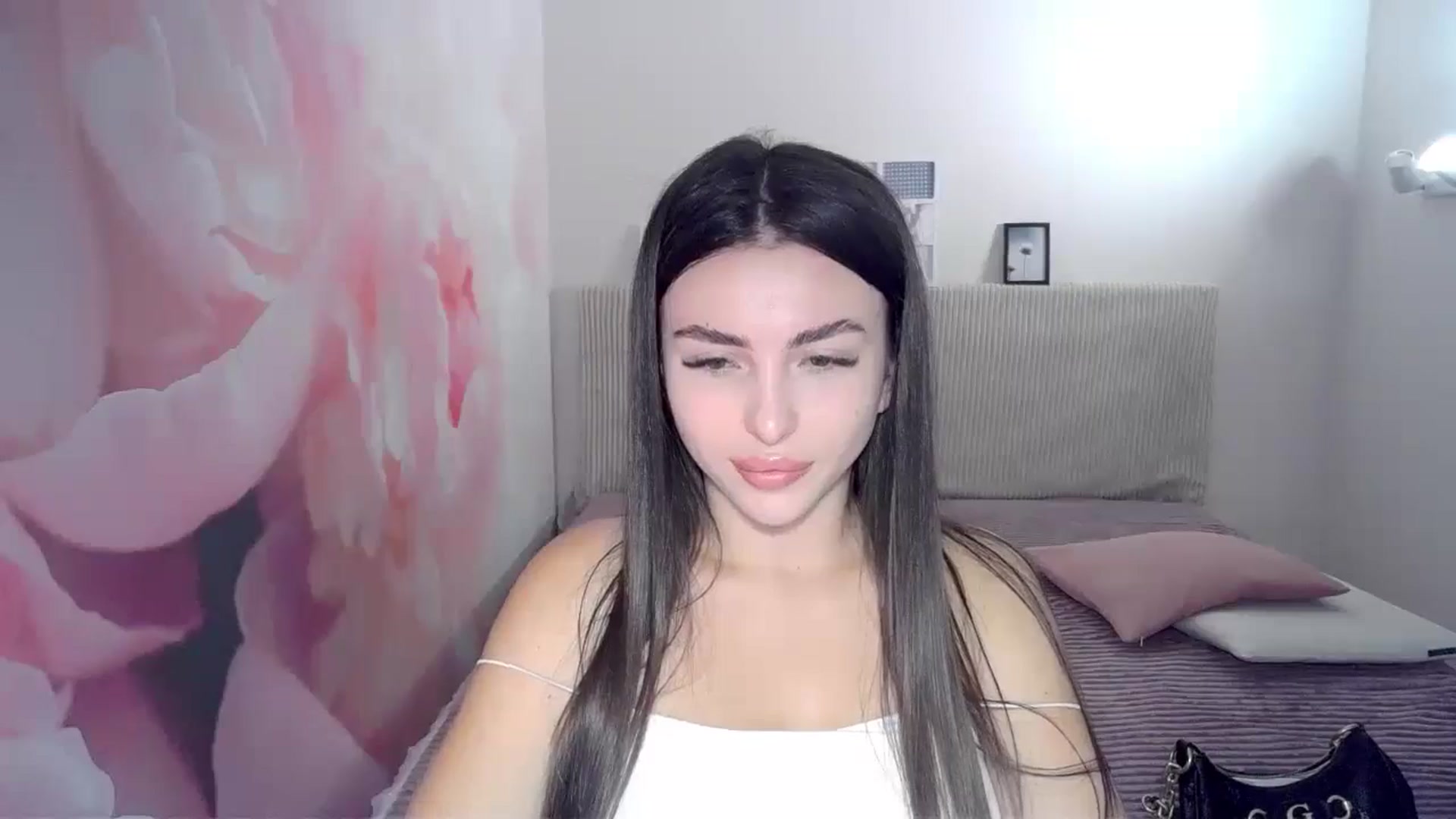 Gallery image thumbnail from Kamila_Rouds's myfreecams stream on, 07/29/2024, 07:36 image 12 of 20