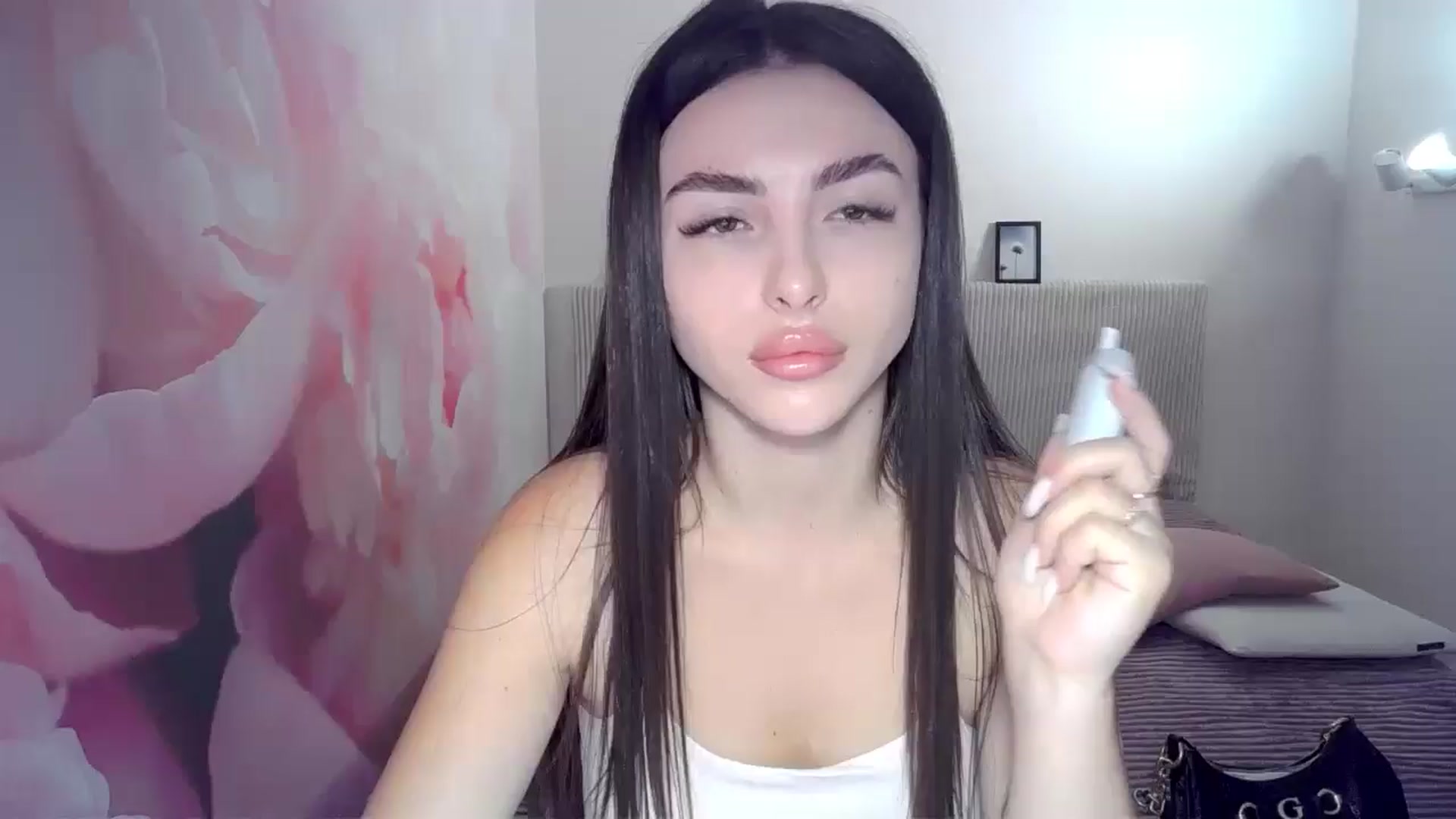 Gallery image thumbnail from Kamila_Rouds's myfreecams stream on, 07/29/2024, 07:36 image 2 of 20
