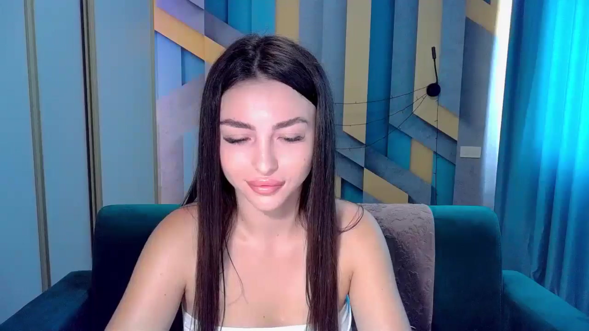 Gallery image thumbnail from Kamila_Rouds's myfreecams stream on, 08/03/2024, 06:14 image 10 of 20