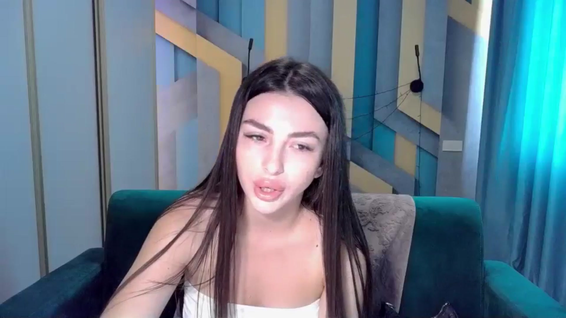 Gallery image thumbnail from Kamila_Rouds's myfreecams stream on, 08/03/2024, 06:44 image 11 of 20