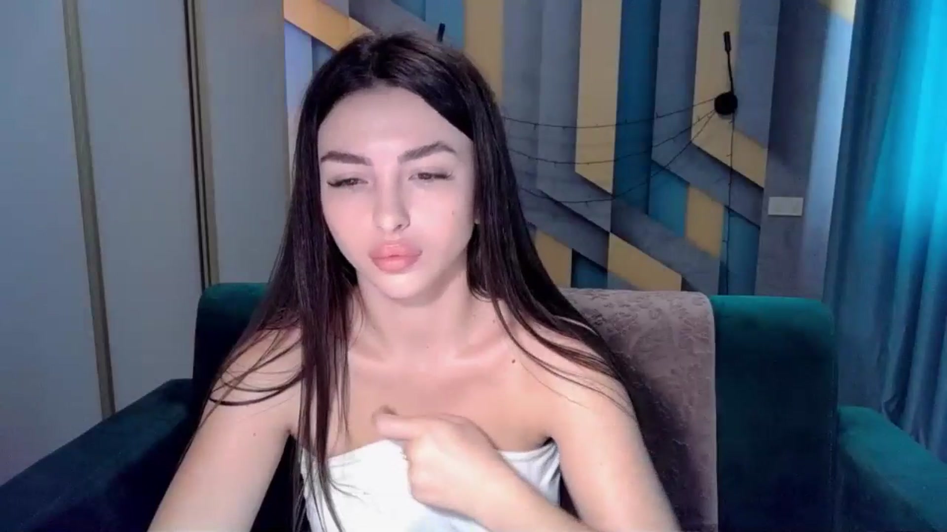 Gallery image thumbnail from Kamila_Rouds's myfreecams stream on, 08/03/2024, 07:18 image 7 of 20
