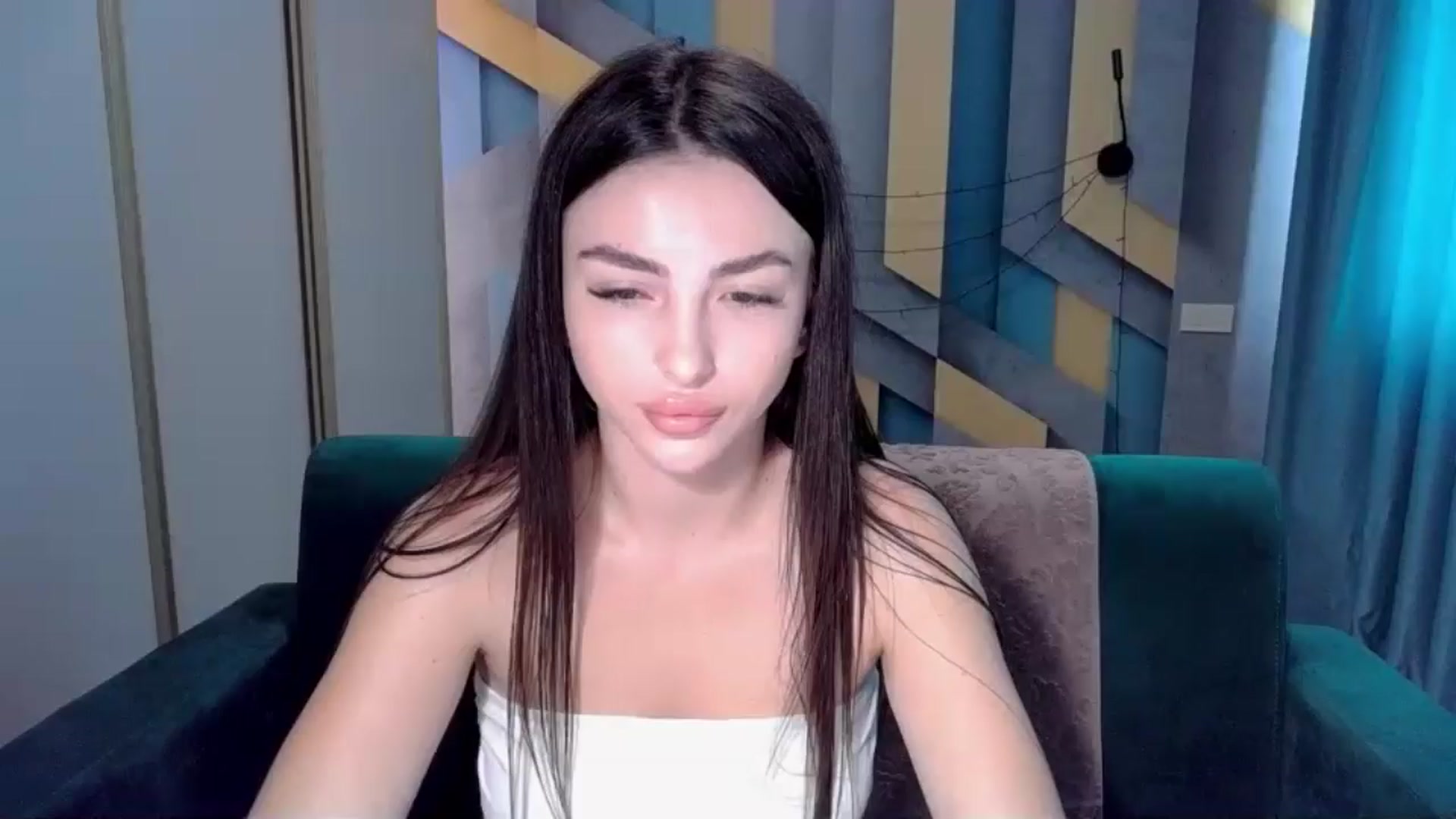Gallery image thumbnail from Kamila_Rouds's myfreecams stream on, 08/03/2024, 07:18 image 1 of 20
