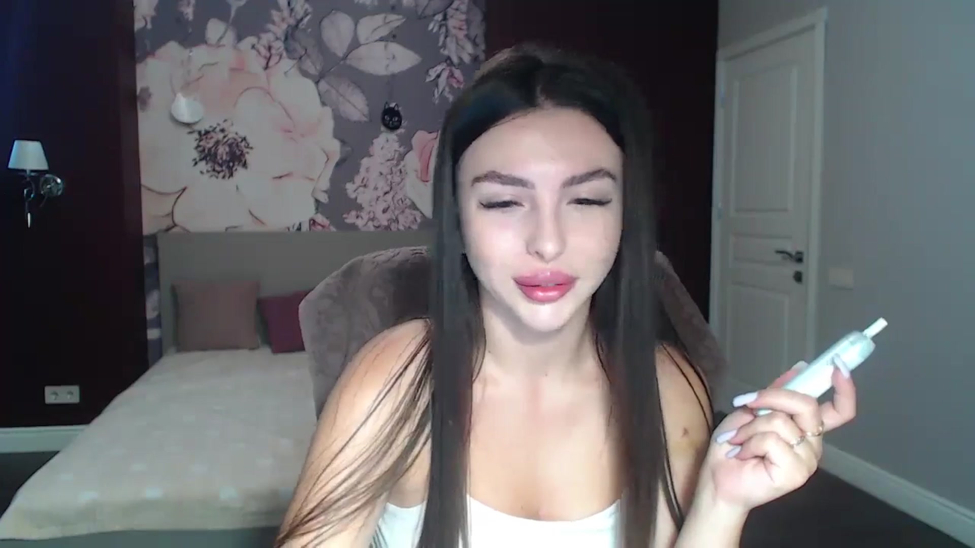 Gallery image thumbnail from Kamila_Rouds's myfreecams stream on, 08/09/2024, 06:53 image 15 of 20