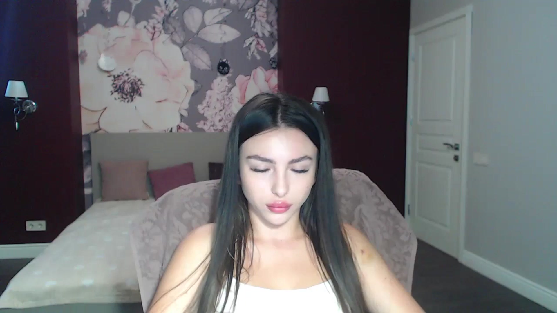 Gallery image thumbnail from Kamila_Rouds's myfreecams stream on, 08/09/2024, 06:53 image 18 of 20