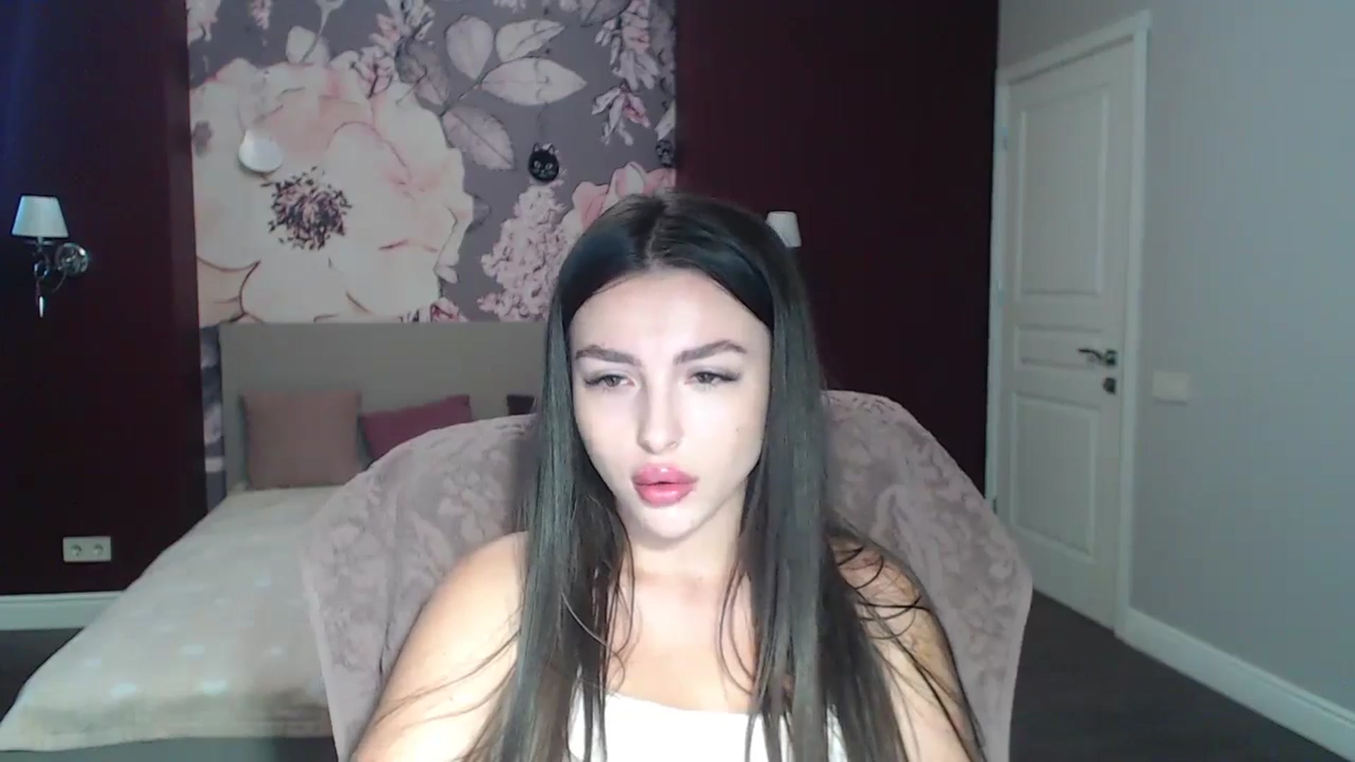 Gallery image thumbnail from Kamila_Rouds's myfreecams stream on, 08/09/2024, 06:53 image 17 of 20
