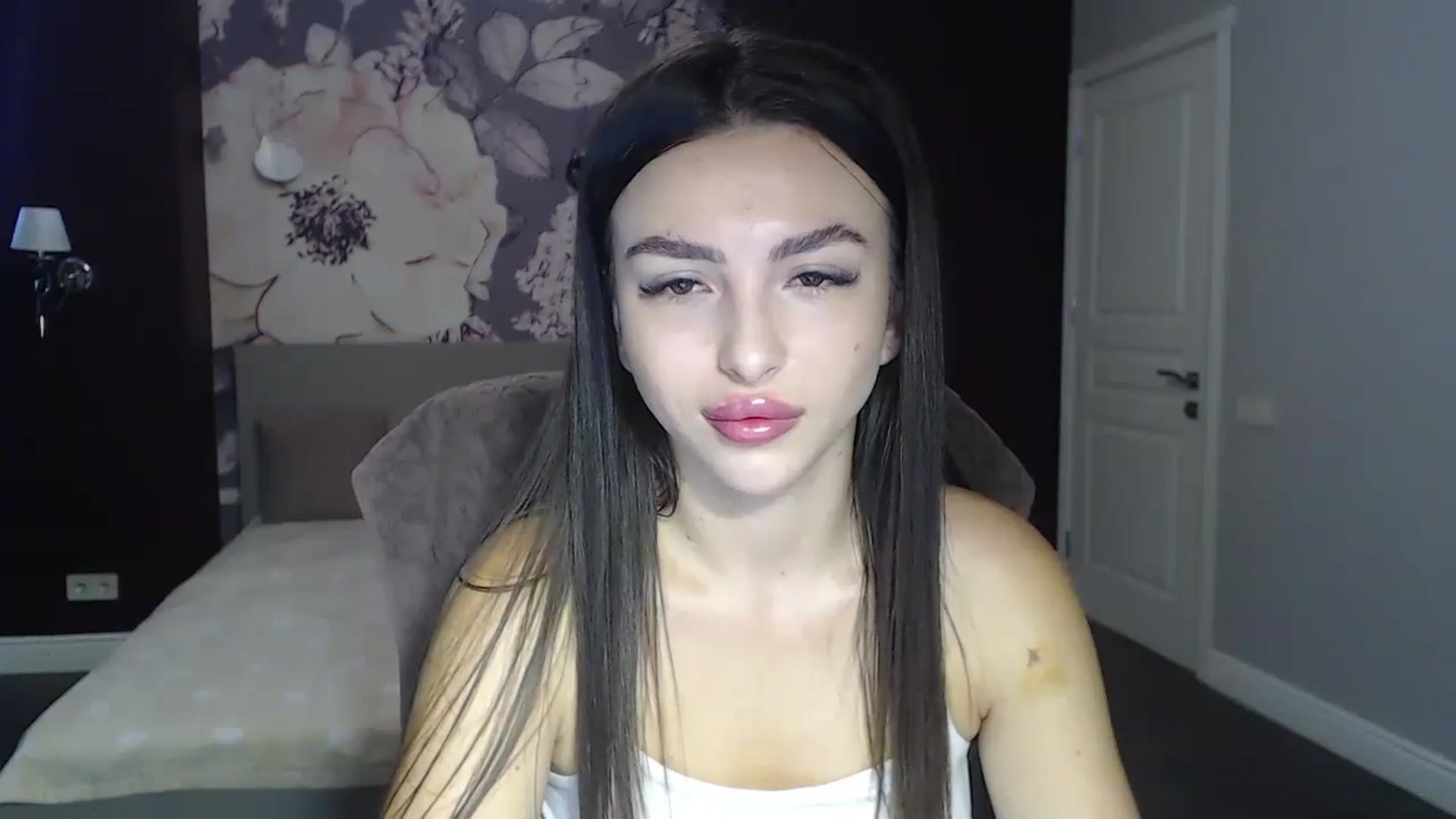 Gallery image thumbnail from Kamila_Rouds's myfreecams stream on, 08/09/2024, 06:53 image 6 of 20