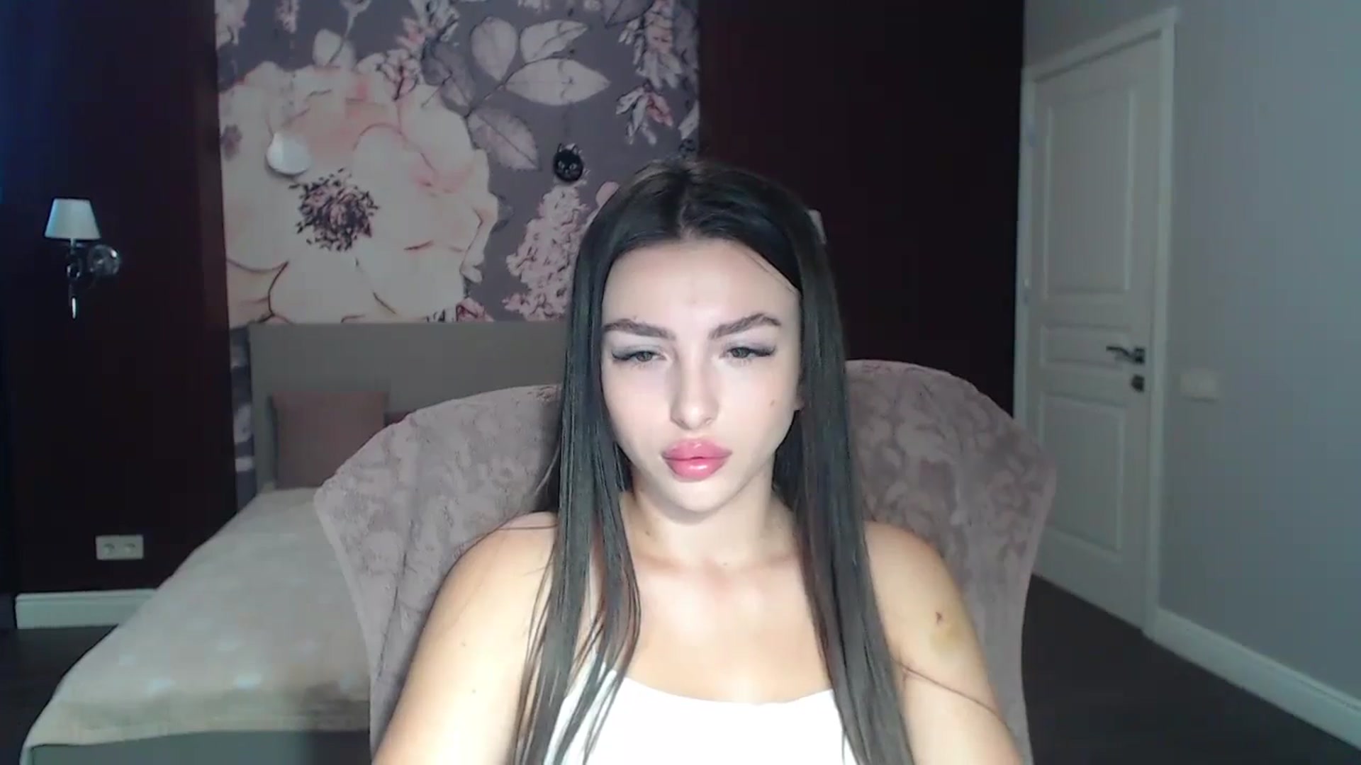 Gallery image thumbnail from Kamila_Rouds's myfreecams stream on, 08/09/2024, 06:53 image 4 of 20