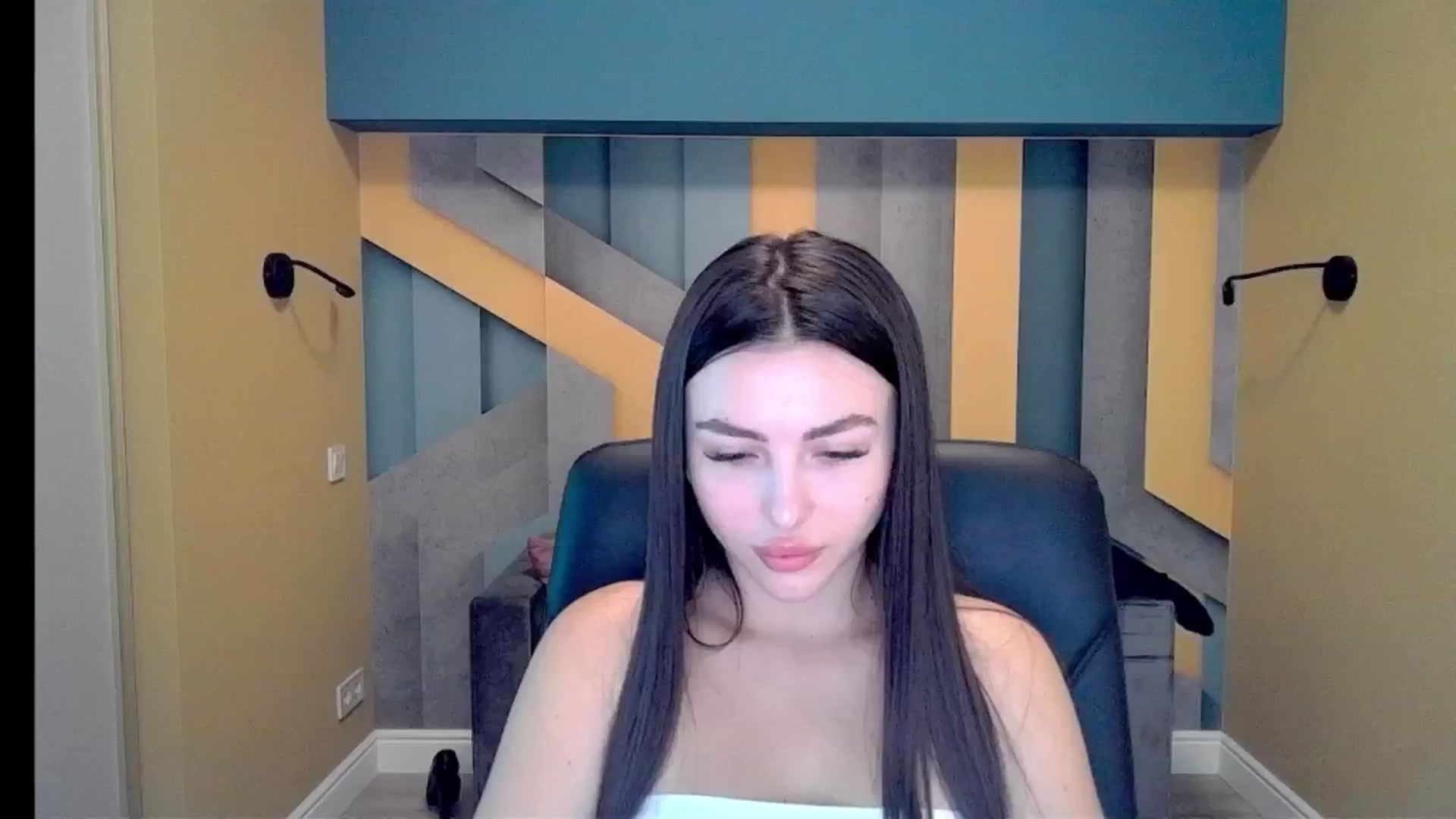 Gallery image thumbnail from Kamila_Rouds's myfreecams stream on, 08/24/2024, 07:14 image 8 of 20