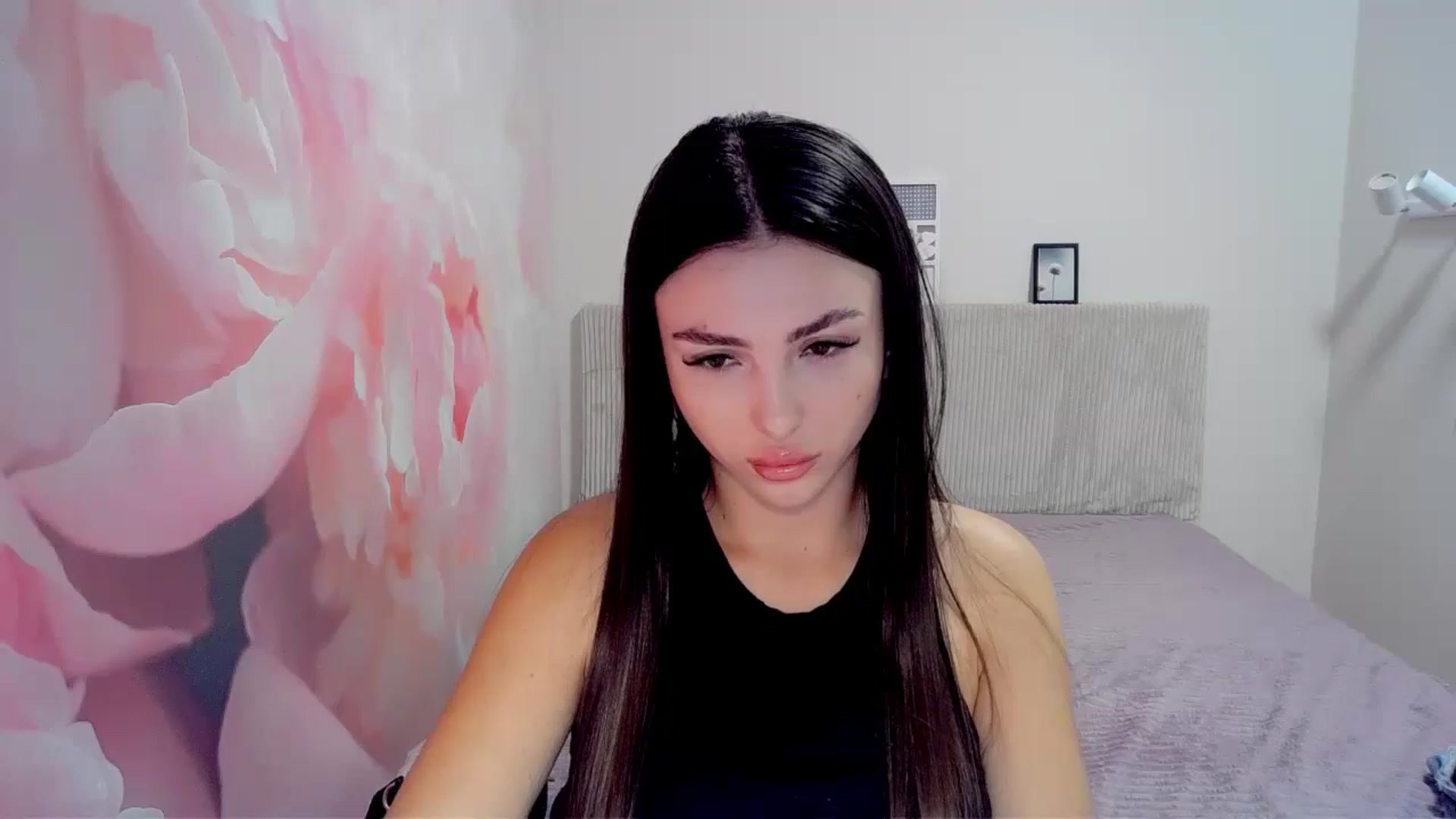 Gallery image thumbnail from Kamila_Rouds's myfreecams stream on, 09/02/2024, 07:12 image 7 of 20