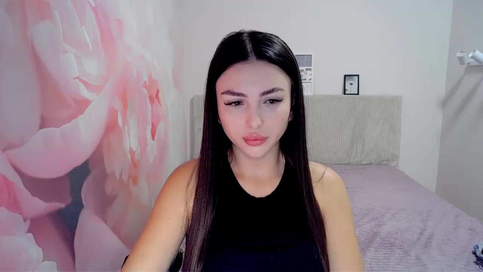 Gallery image thumbnail from Kamila_Rouds's myfreecams stream on, 09/02/2024, 07:12 image 12 of 20