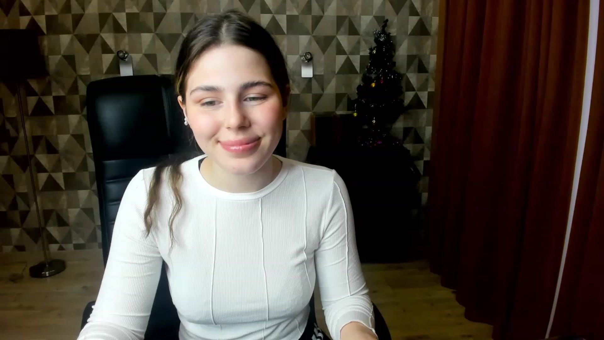 Gallery image thumbnail from Kamila_Swen's myfreecams stream on, 01/28/2023, 11:43 image 11 of 20