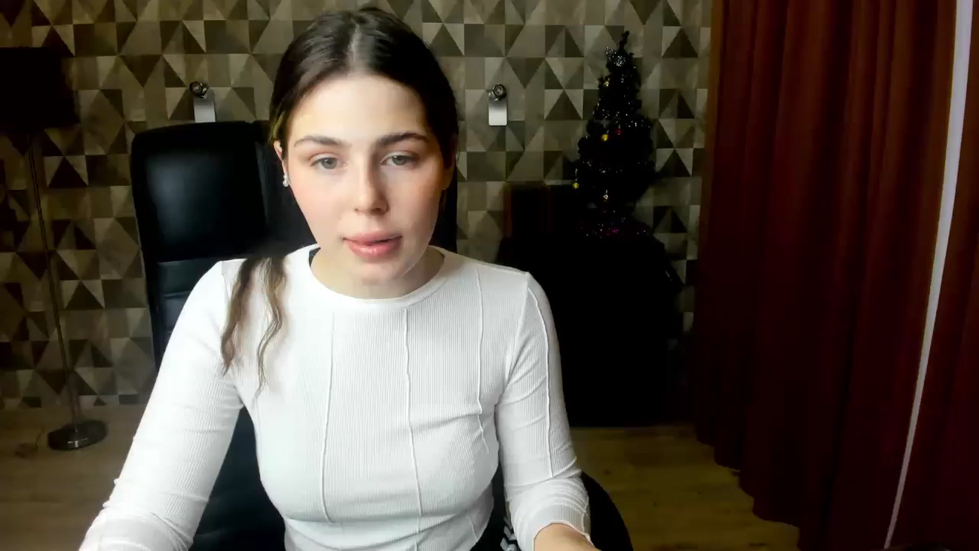 Gallery image thumbnail from Kamila_Swen's myfreecams stream on, 01/28/2023, 11:43 image 10 of 20