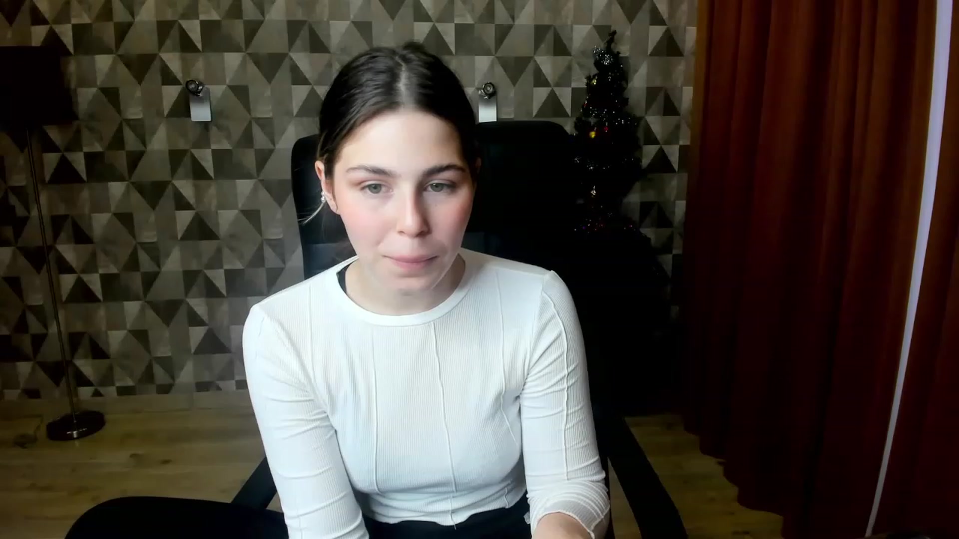 Gallery image thumbnail from Kamila_Swen's myfreecams stream on, 01/28/2023, 11:43 image 18 of 20