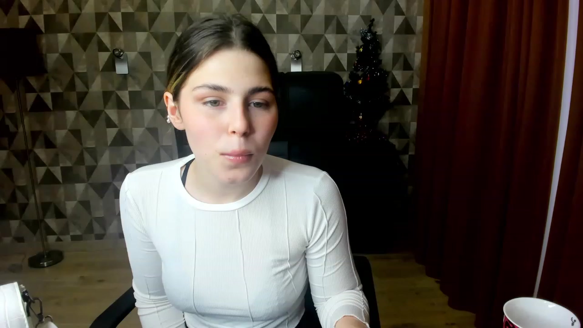 Gallery image thumbnail from Kamila_Swen's myfreecams stream on, 01/28/2023, 11:43 image 3 of 20