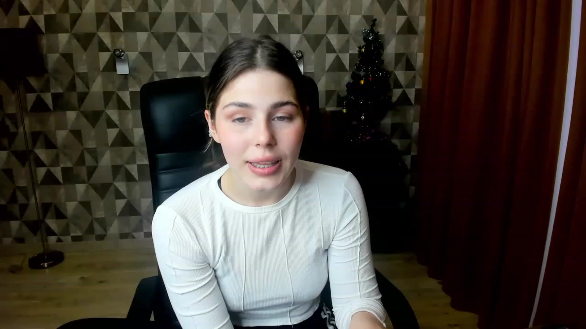 Gallery image thumbnail from Kamila_Swen's myfreecams stream on, 01/28/2023, 11:43 image 19 of 20