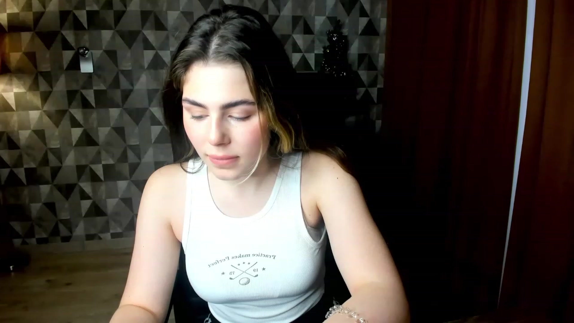 Gallery image thumbnail from Kamila_Swen's myfreecams stream on, 01/29/2023, 12:56 image 11 of 20