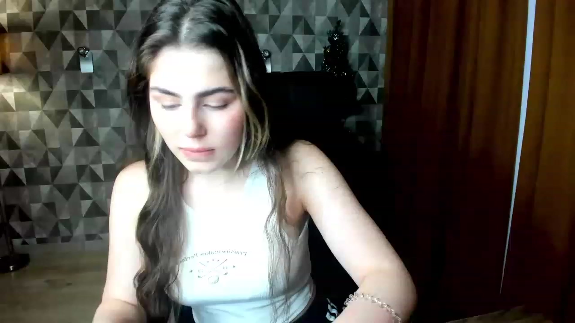 Gallery image thumbnail from Kamila_Swen's myfreecams stream on, 01/29/2023, 12:56 image 12 of 20