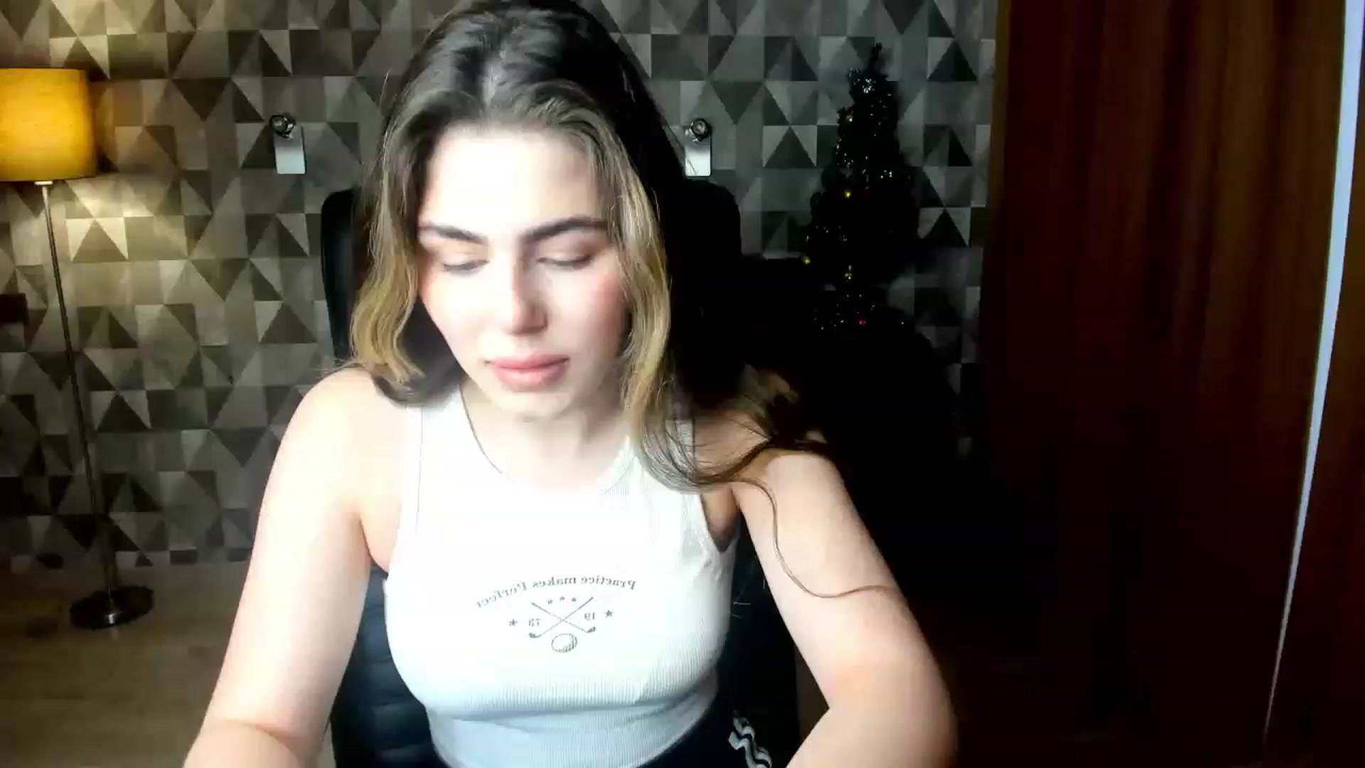 Gallery image thumbnail from Kamila_Swen's myfreecams stream on, 01/29/2023, 12:56 image 1 of 20