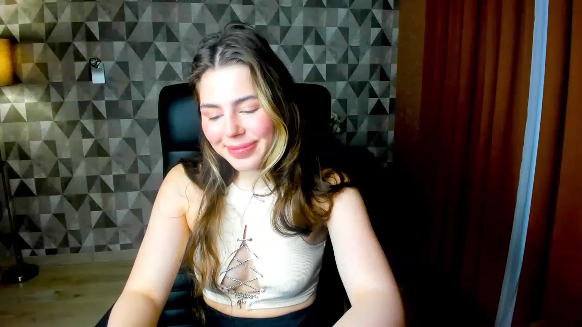 Gallery image thumbnail from Kamila_Swen's myfreecams stream on, 01/31/2023, 14:02 image 12 of 20