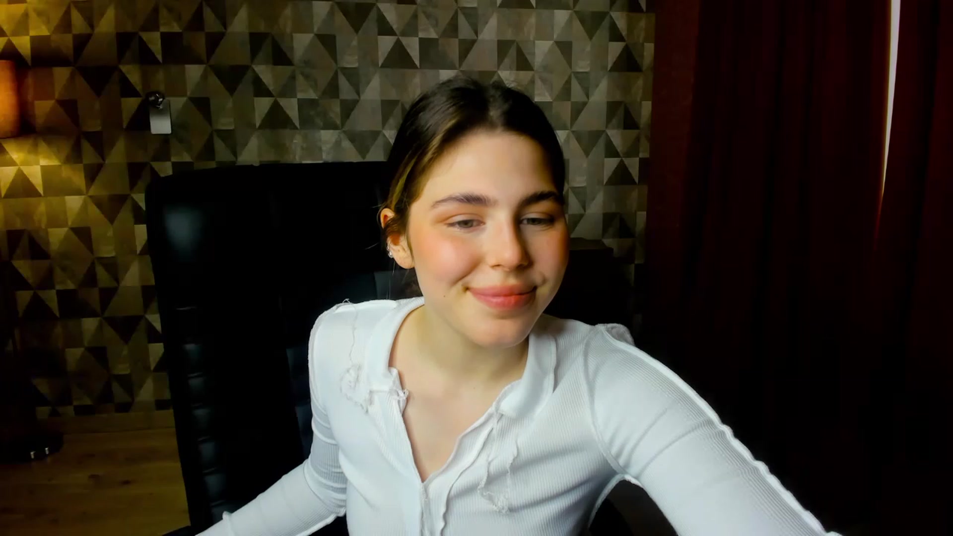 Gallery image thumbnail from Kamila_Swen's myfreecams stream on, 02/02/2023, 09:47 image 14 of 20