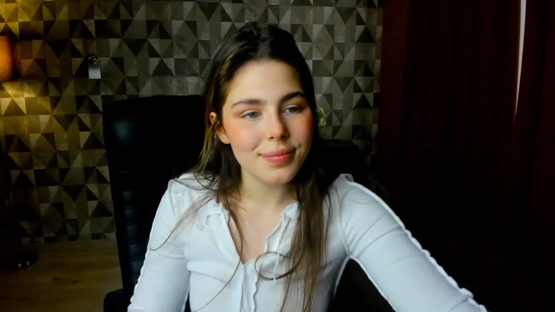 Gallery image thumbnail from Kamila_Swen's myfreecams stream on, 02/02/2023, 09:47 image 6 of 20