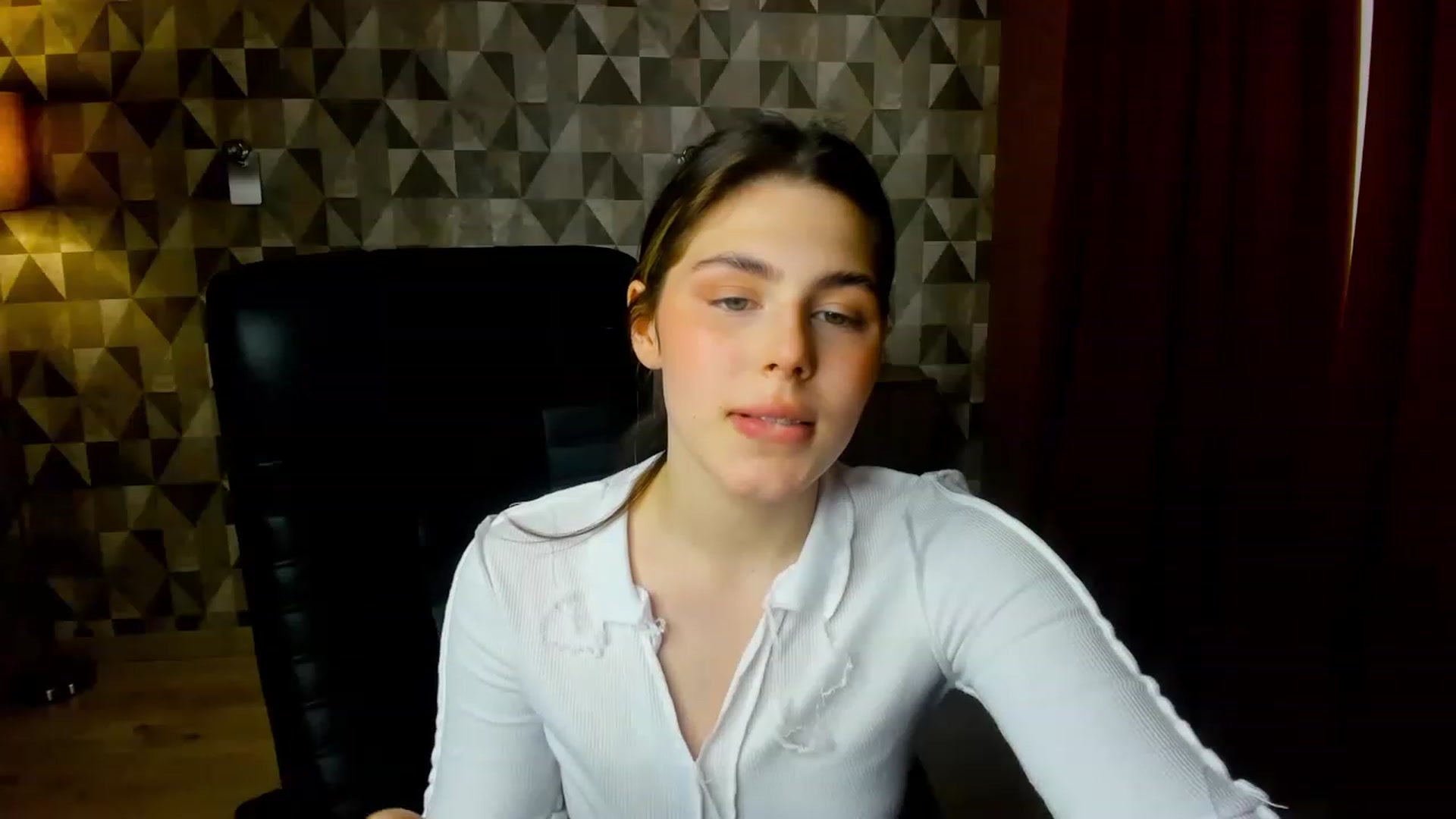 Gallery image thumbnail from Kamila_Swen's myfreecams stream on, 02/02/2023, 09:47 image 9 of 20