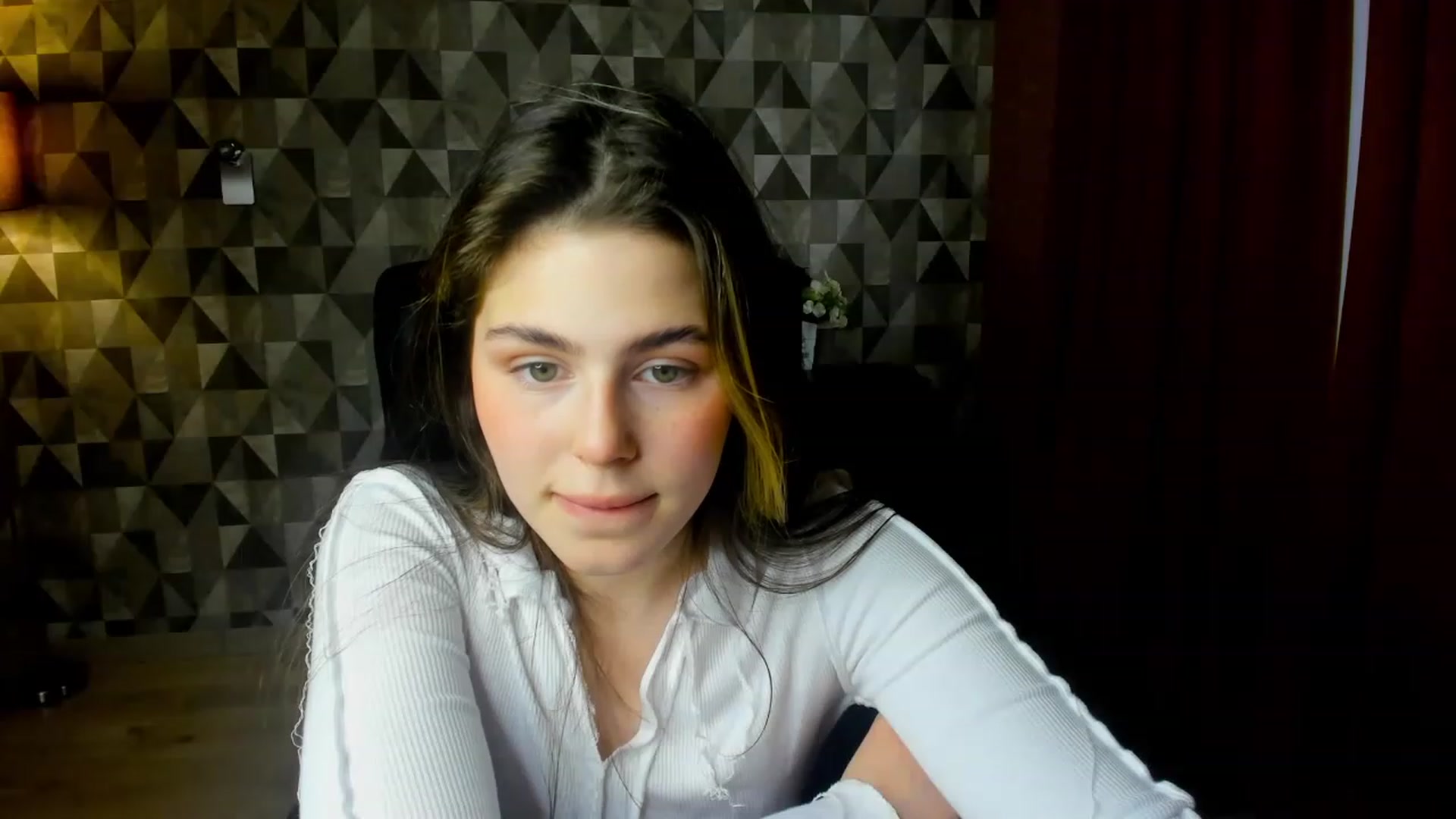 Gallery image thumbnail from Kamila_Swen's myfreecams stream on, 02/02/2023, 11:49 image 5 of 20
