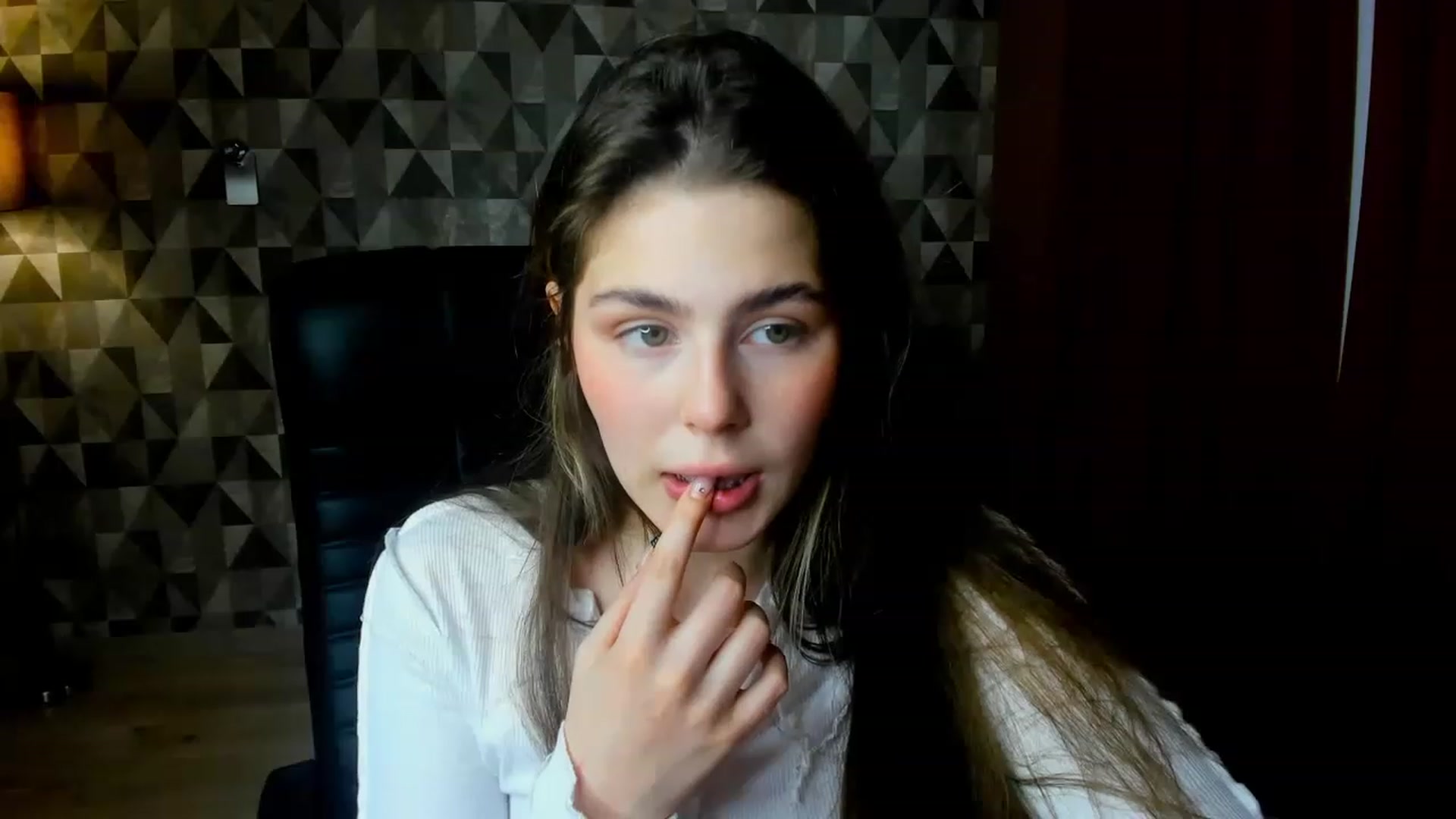 Gallery image thumbnail from Kamila_Swen's myfreecams stream on, 02/02/2023, 11:49 image 18 of 20